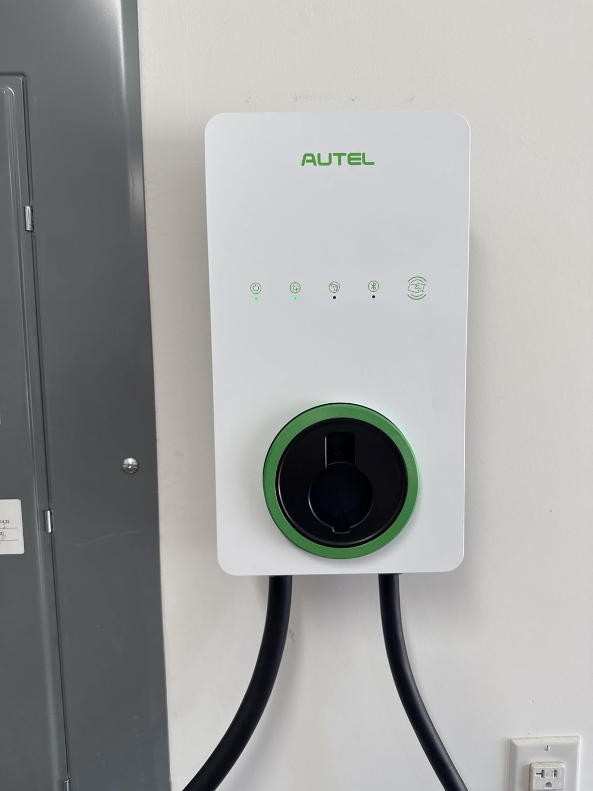 Autel MaxiCharger Level 2 EV Charger up to 40Amp, 240V, Indoor/Outdoor Fast Electric Vehicle Charging Station with Flexible 25-Foot Cable, NEMA 14-50 Plug (White) customer photo 2