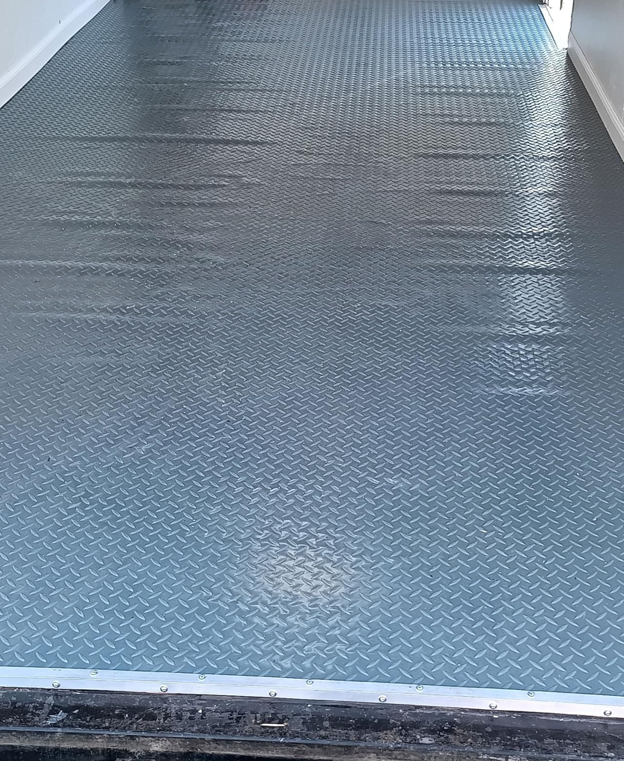 Grandroad auto 8x20 FT Garage Floor Mat, 2.8mm Thickened Flooring Roll for Under Car Diamond Plate PVC Rubber Mat with 20 Pcs Tapes, Non-Slip Floor Mat for Garage, Warehouse, Gyms, Trailer, Black customer photo 2