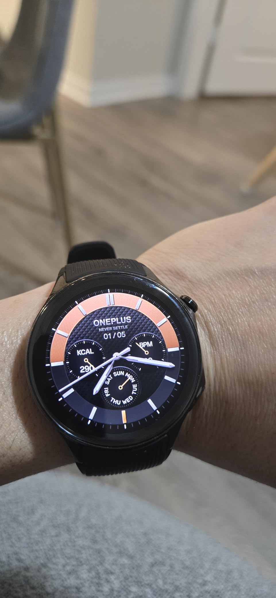 ONEPLUS Watch 2, 32GB, 100-Hour Battery, Health & Fitness Tracking, Sapphire Crystal Design, Dual-Engine, Wear OS by Google customer photo 2