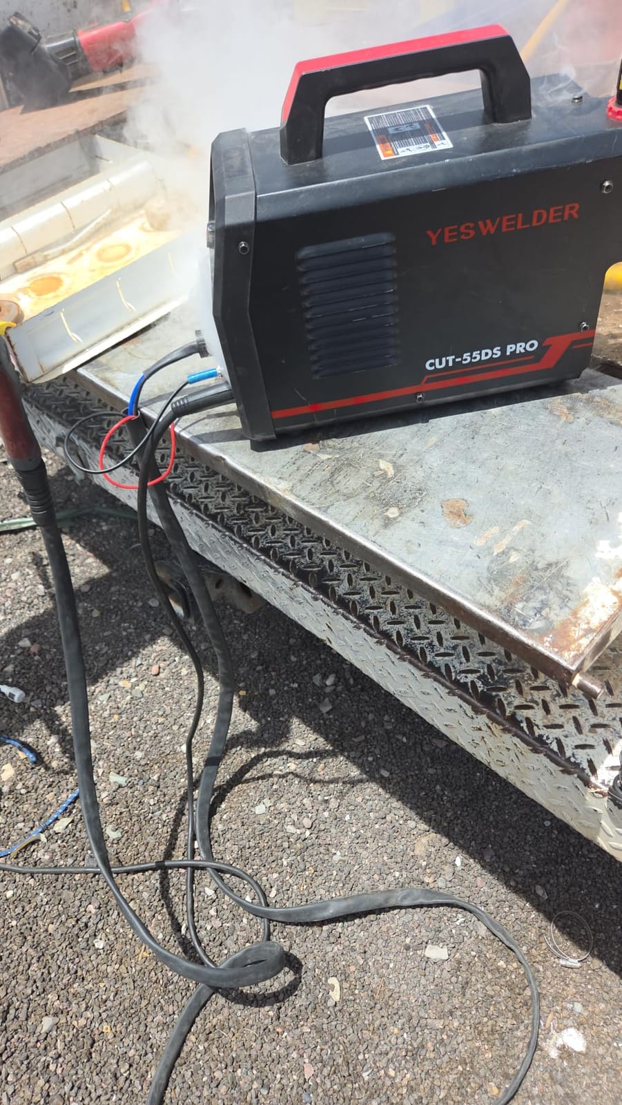 YESWELDER CUT-55DS PRO 55A Plasma Cutter, Non-HF, 110/220V, IPT40 Torch | Non-Touch Pilot Arc, Large LED Digital Display, Built-In Rear Air Filter, IP21 Rating, Overload and Overheat Protection customer photo 2