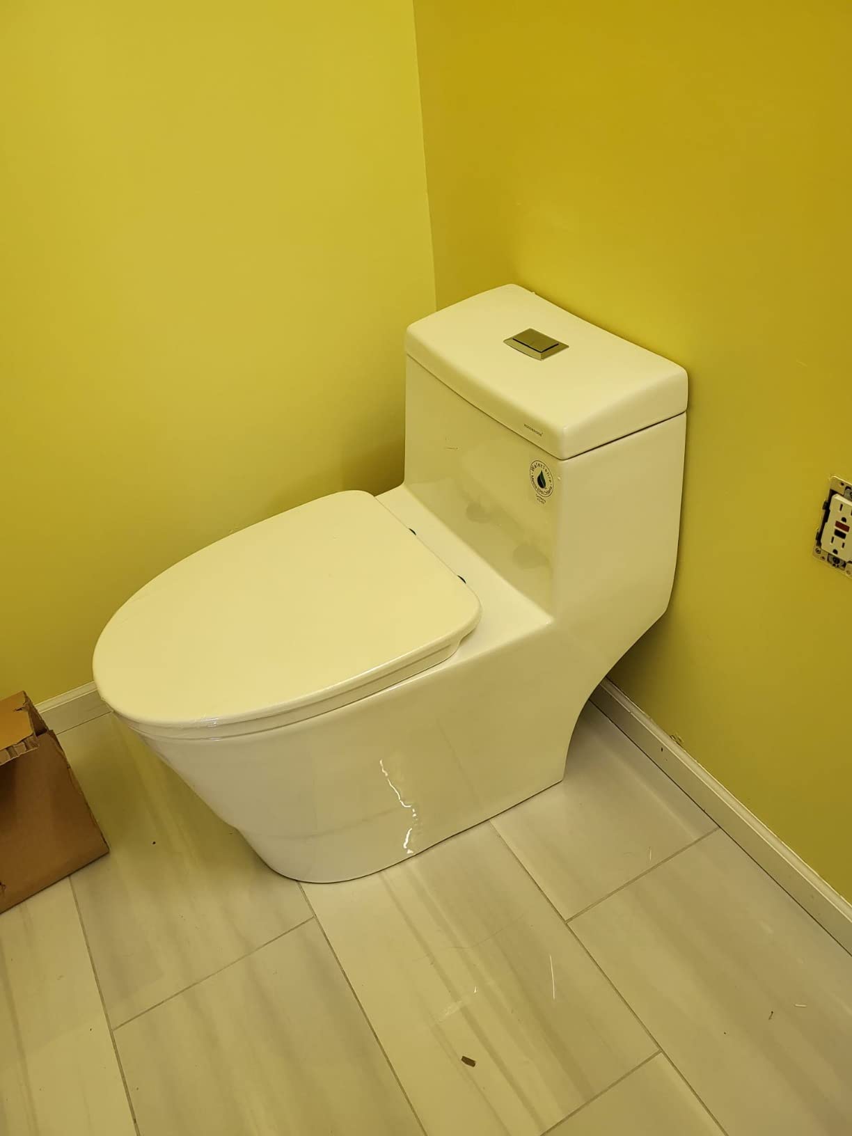 WOODBRIDGEE One Piece Toilet with Soft Closing Seat, Chair Height, 1.28 GPF Dual, Water Sensed, 1000 Gram MaP Flushing Score Toilet with Chorme Button, White, B0940-F-C customer photo 2