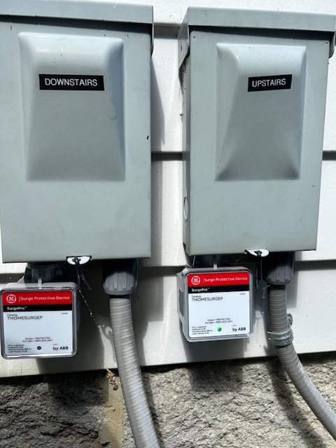ABB THOMESURGEP Whole Home Surge Protection Device, Type 1 SPD, NEMA 3R, 36kA Capacity, External Mount, Pigtail, LED Indicator, Universal Load Center Compatible, UL Listed & ANSI Certified customer photo 1