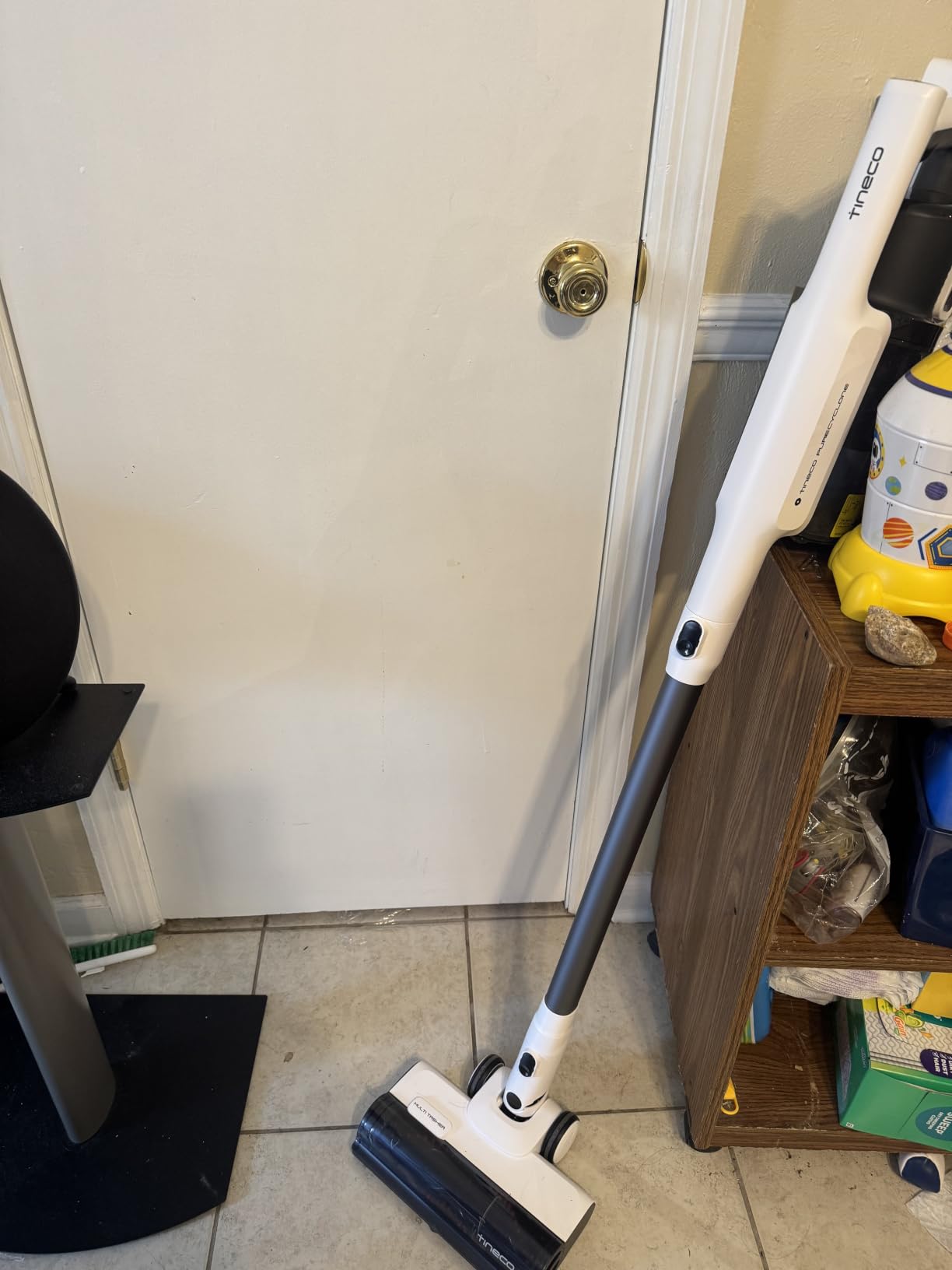 Tineco A20 Cordless Stick Vacuum Cleaner, Powerful Suction, 3 Modes for Multi-Level Messes, 1L Larger Dustbin, Ergonomic Dual-Handle Design, Wall-Mount Dock, LED Headlight customer photo 1