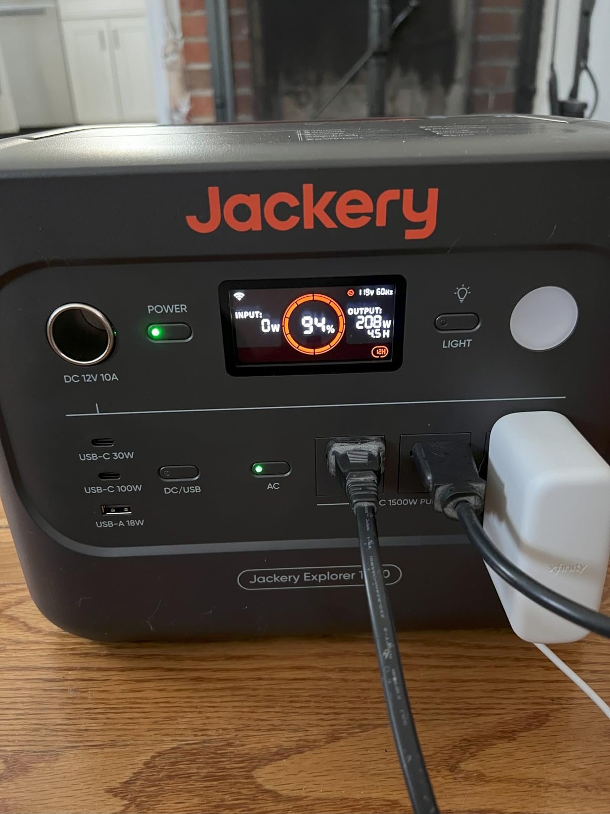 Jackery Solar Generator 1000 v2 and 200W Solar Panel, 1070Wh, 1500W AC, 1 Hr Fast Charge, LiFePO4 Battery, 100W USB-C Output, for Outdoor, Off-Grid Living, RV, Emergency customer photo 2