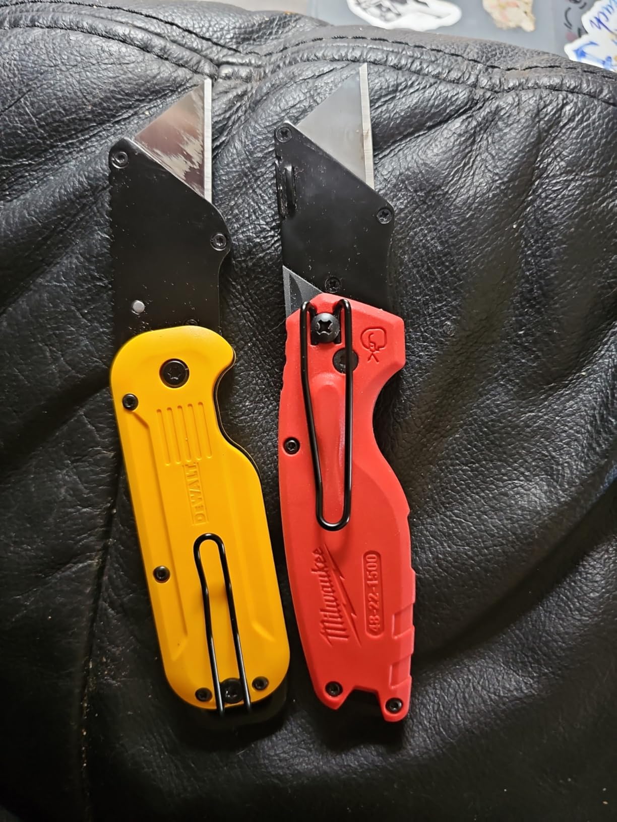 Dewalt Atomic Compact Series Push And Flip Folding Utility Knife customer photo 1