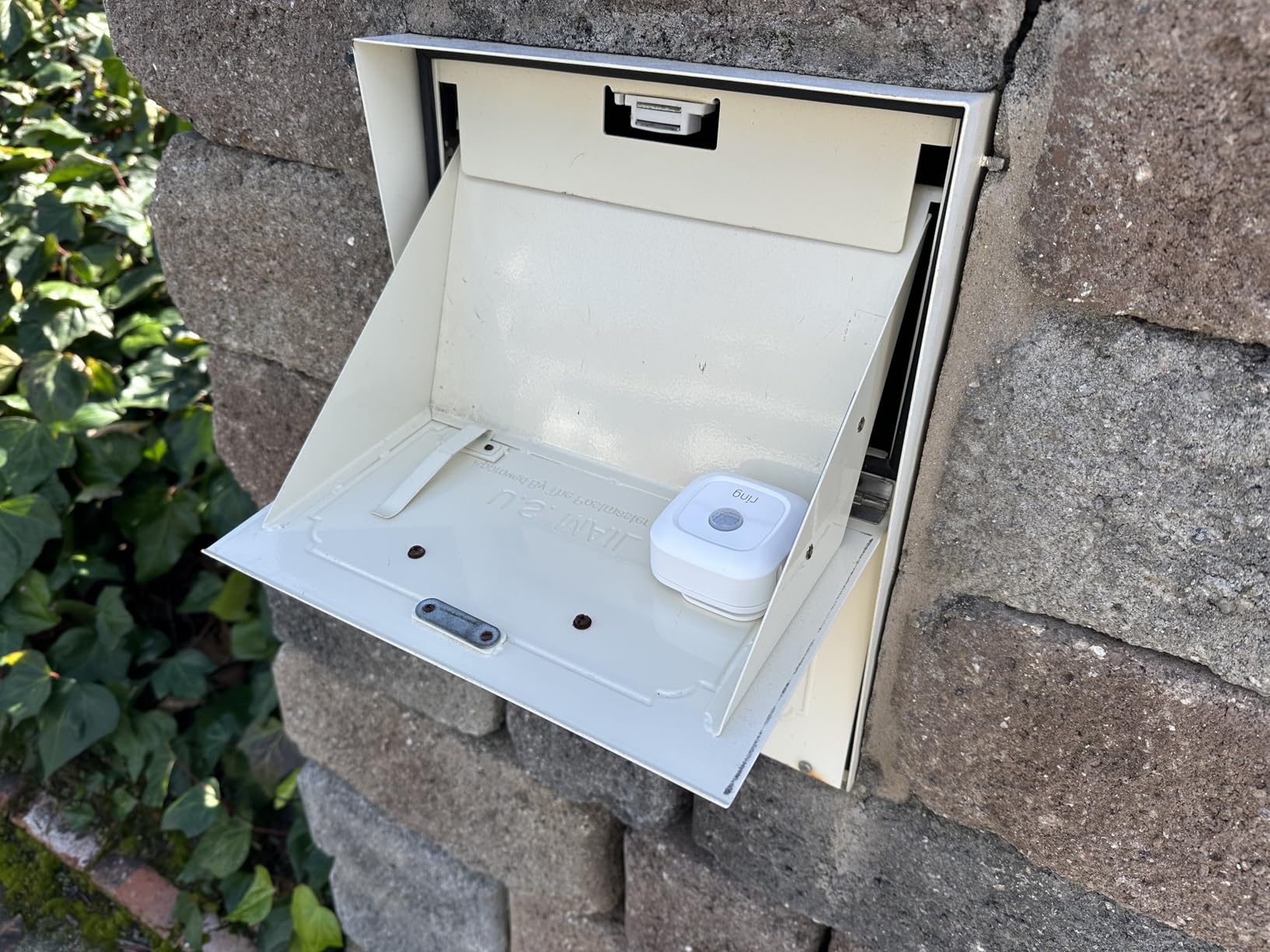 Ring Mailbox Sensor, Up to 3 Years of Battery Life - Black customer photo 2