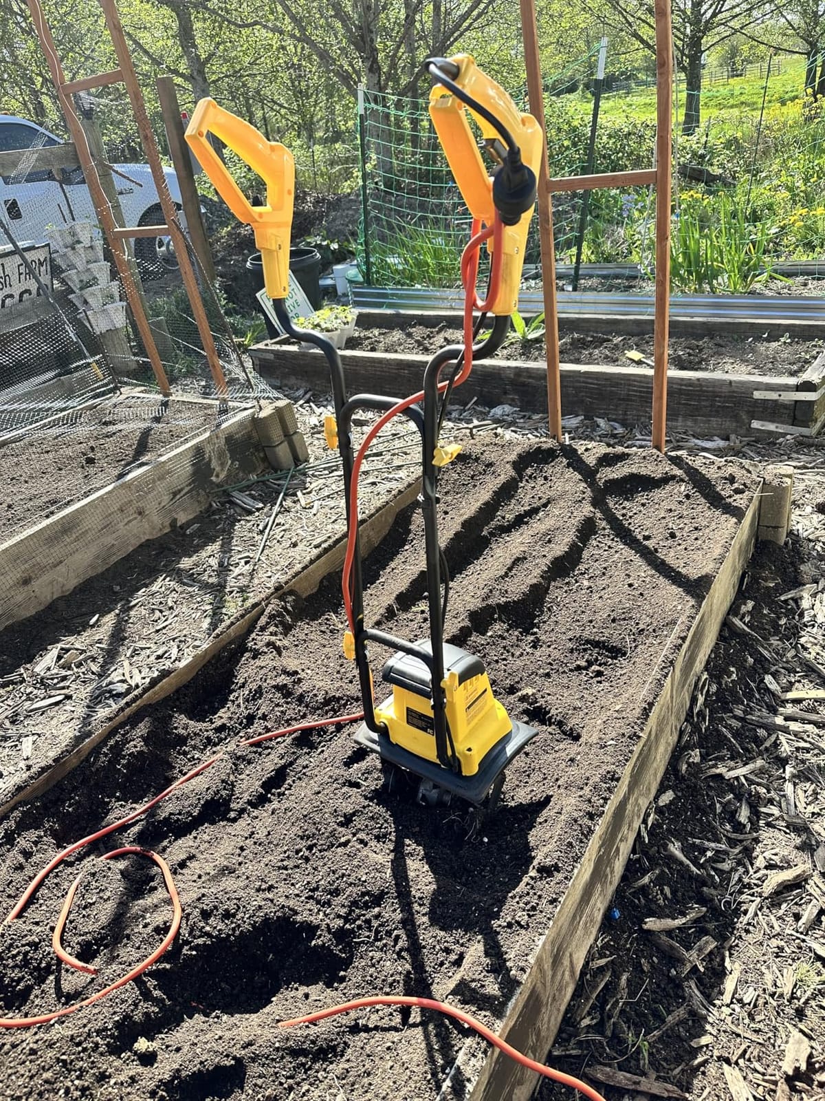 IncwBo 12'' 8.5 AMP Small Electric Corded Garden Tiller for Gardening customer photo 1