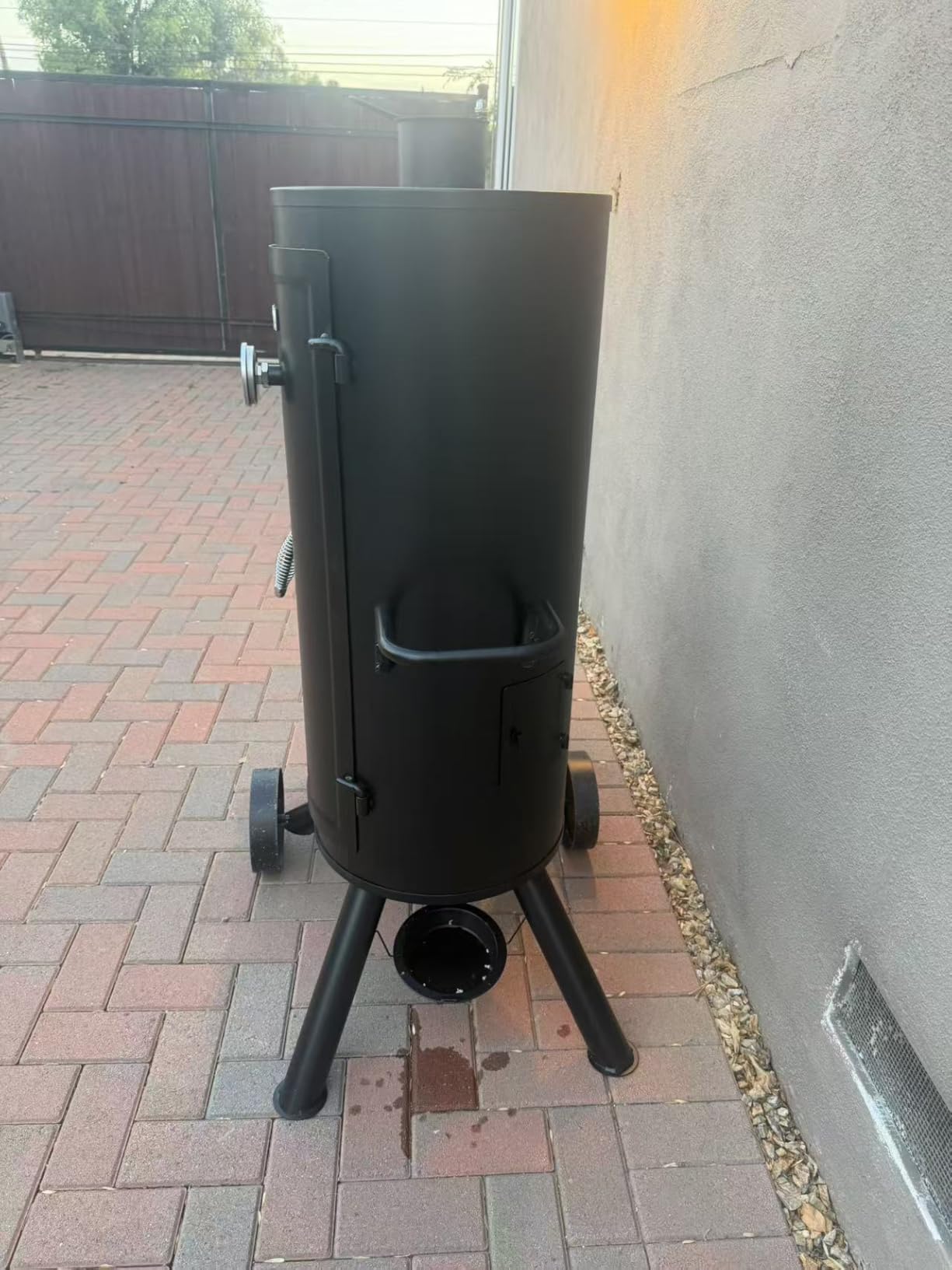 Captiva Designs Vertical Charcoal Smoker Grill Extra Large Barbecue Grill | 961 SQ.IN Outdoor Barrel BBQ Meat Smoker with 5 Removable Smoking Grates & Built-in Hooks for Outdoor Backyard Cooking customer photo 2