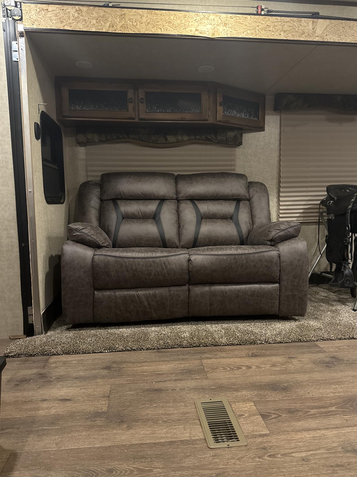 EBELLO Faux Leather Manual Loveseat Recliner, 2 Seat Reclining Sofa Chair with Center Console, Hidden Storage and Cup Holders, Daul Recliner for Living Room, Meeting Room, Brown (Loveseat) customer photo 2