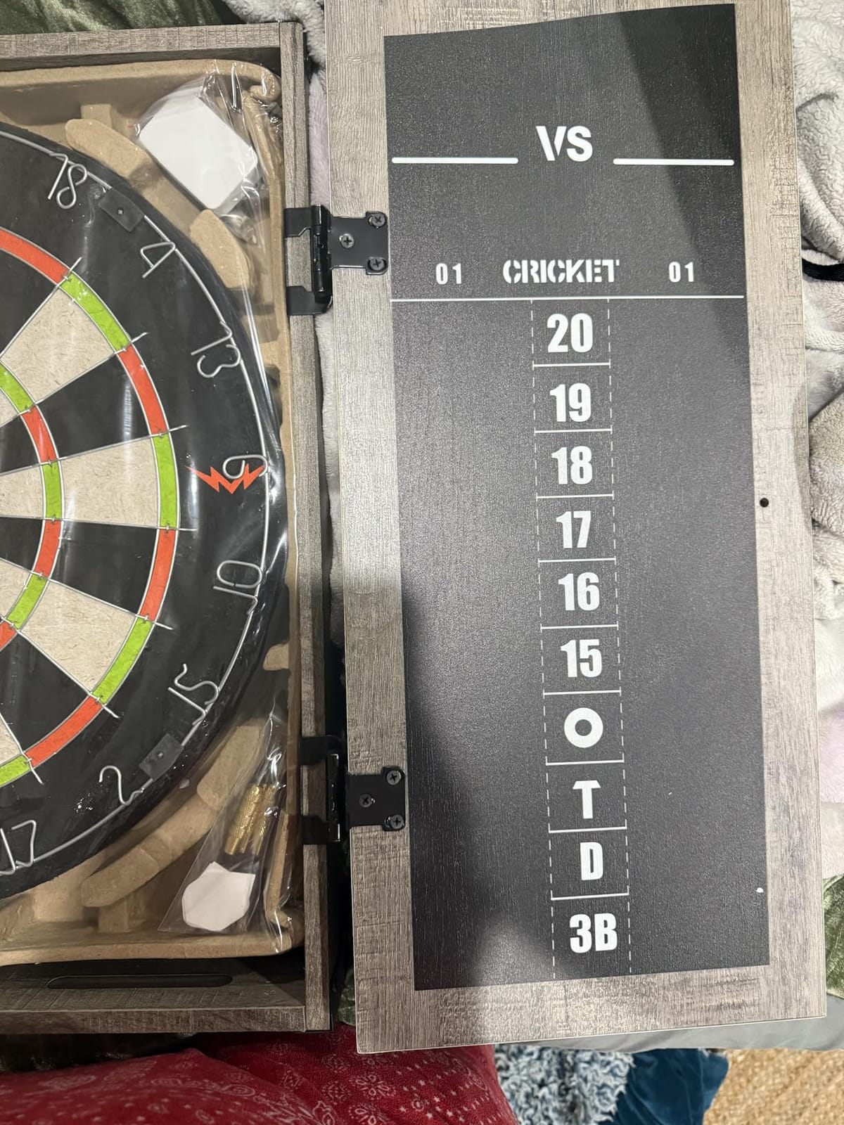 Dartboard Cabinet Set with 18