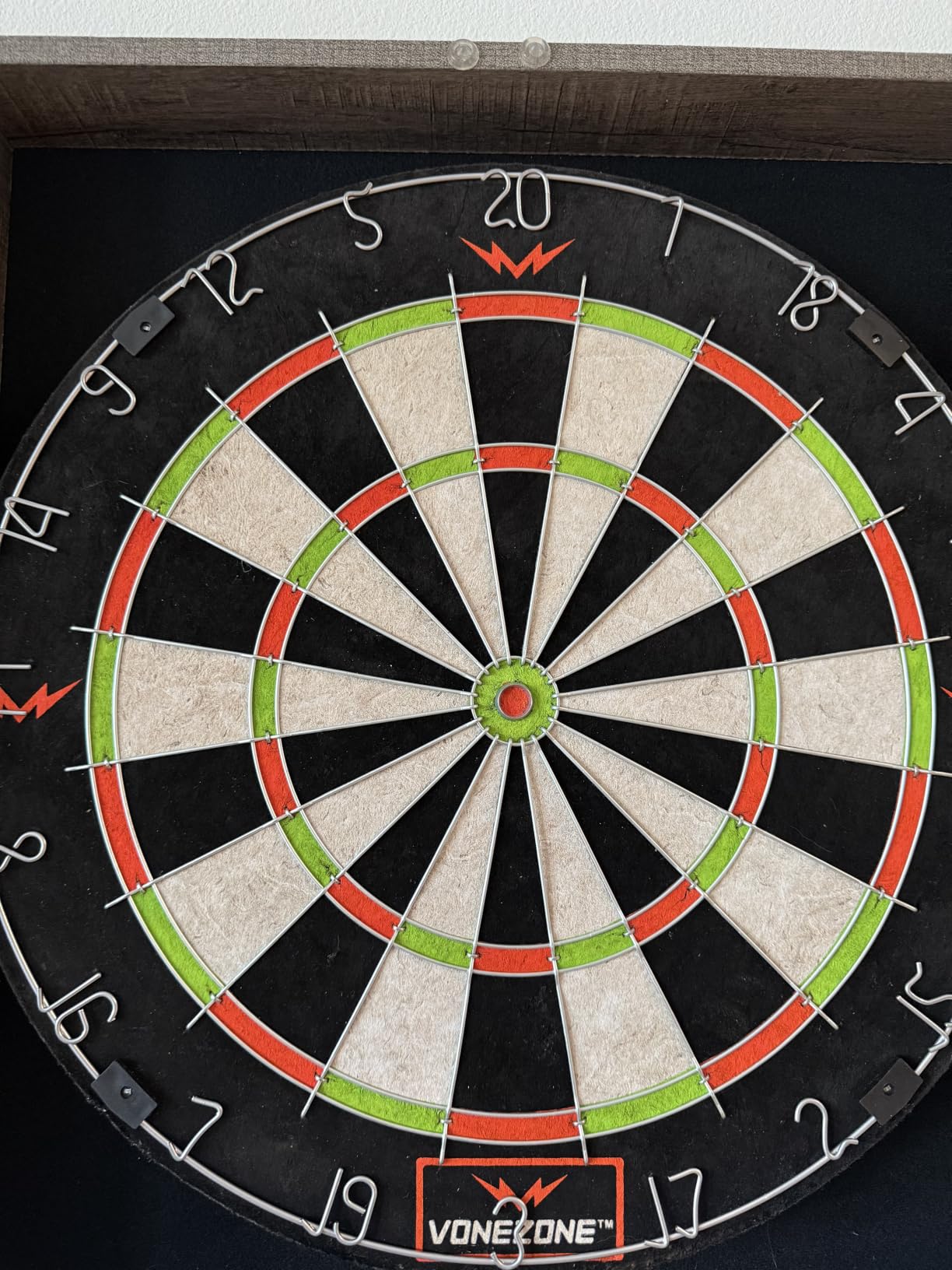 Dartboard Cabinet Set with 18