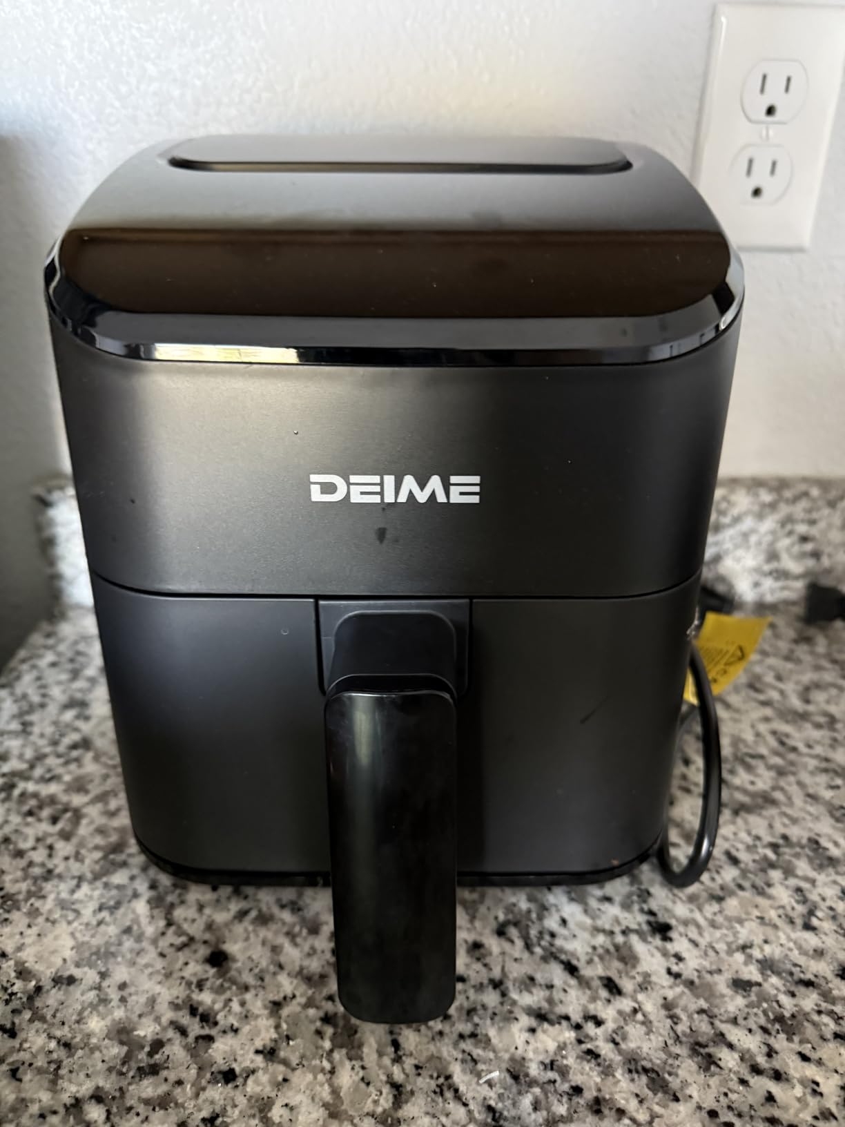 DEIME Air Fryer, Small Digital 3 Qt Airfryer Space Saving Compact, Bake, Reheat, Roasts for Quick Easy Meals, Mini Compact & Quiet, Nonstick & Dishwasher Safe Basket (Black) customer photo 1