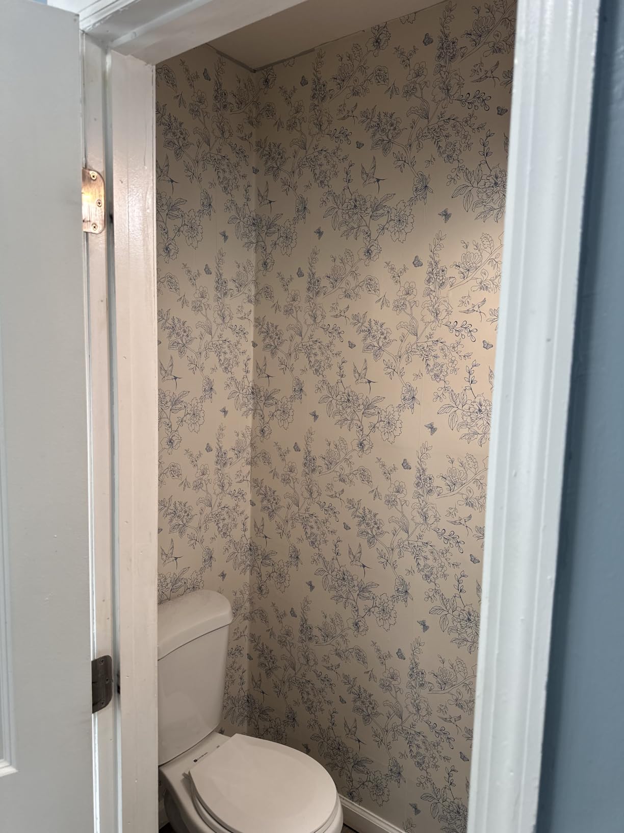 Froluya Dark Blue Peel and Stick Wallpaper Vintage Floral 17.7in×118.1in | Navy Blue and Gold Floral Self Adhesive Wall Paper Dark Birds Removable Decorative Contact Paper for Bathroom Cabinets Vinyl customer photo 2