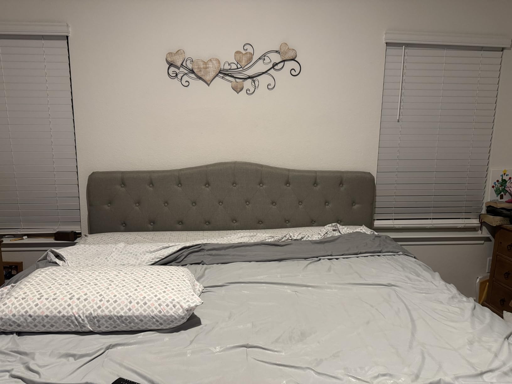 Rosevera Givanna Adjustable Height Headboard with Linen Upholstery and Button Tufting for Bedroom, Queen, Beige Linen customer photo 2