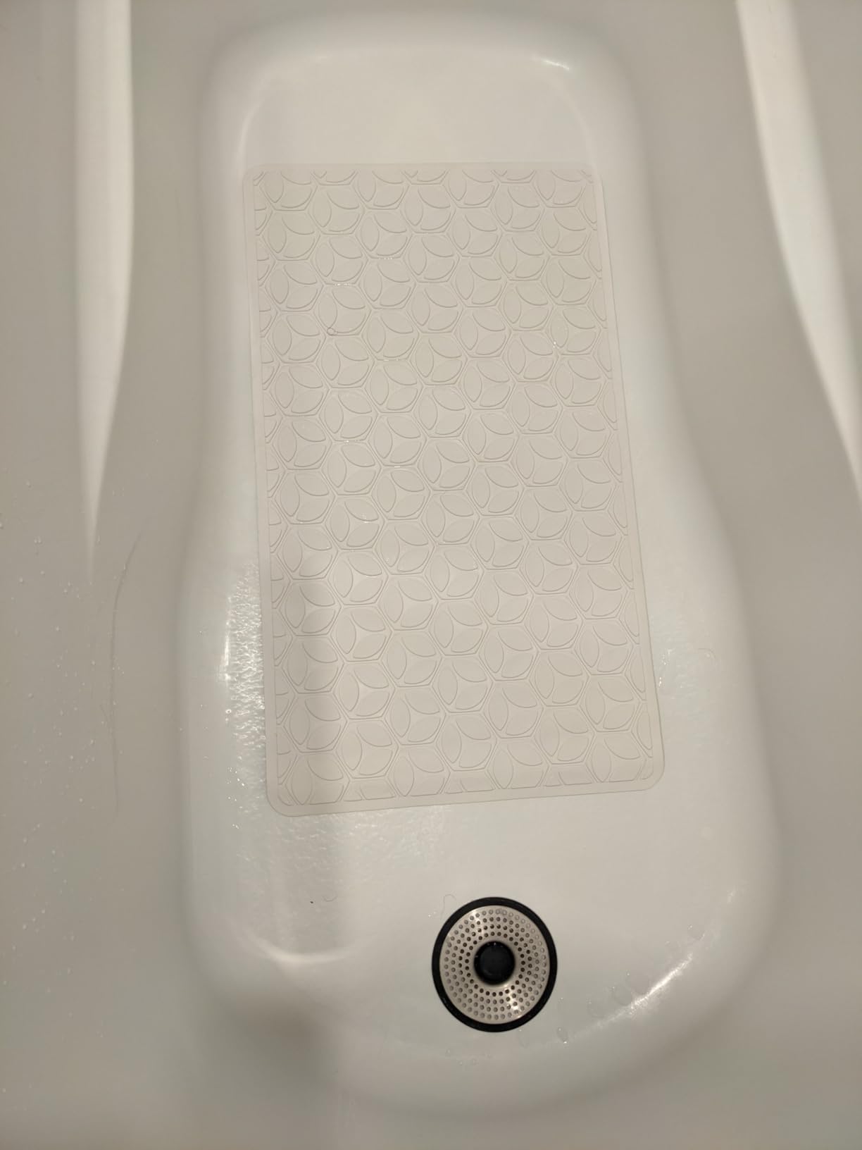 Non-Slip Rubber Bathtub Mat with Suction Cups, 16 × 28 Inch (White) | 100% Rubber, Leaf Texture. Vacuum Suction Cups. Soft on Touch. BPA/PVC-Free. Machine Wash. Safe For Bath, Shower, Pet Dogs. customer photo 2