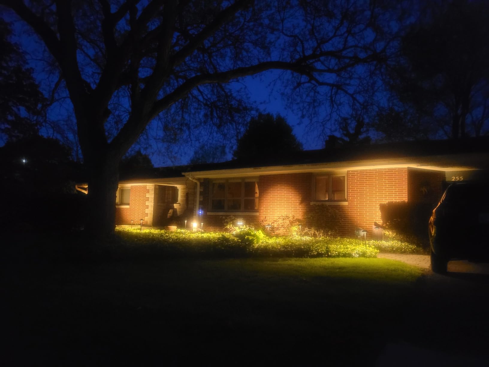 Gardencoin Low Voltage Landscape Spotlight, 12V LED Outdoor Landscape Lighting, Landscape Spot Lights Wired for Garden and Yard, Aluminum Up Lighting Fixture with 5W MR16 Replaceable Bulb (6 Pack) customer photo 1