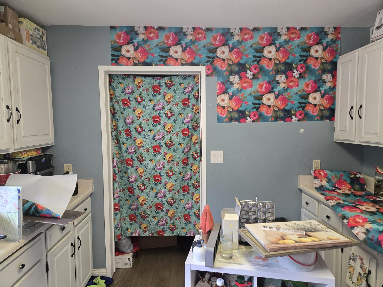 BOKEBEVE Floral Wallpaper Peel and Stick Boho Teal Blue 17.5 x 393.5In | Extra Long Removable Renter Friendly Vibrant Watercolor Wall Paper for Bedroom Bathroom Living Room Feature Accent Wall customer photo 1