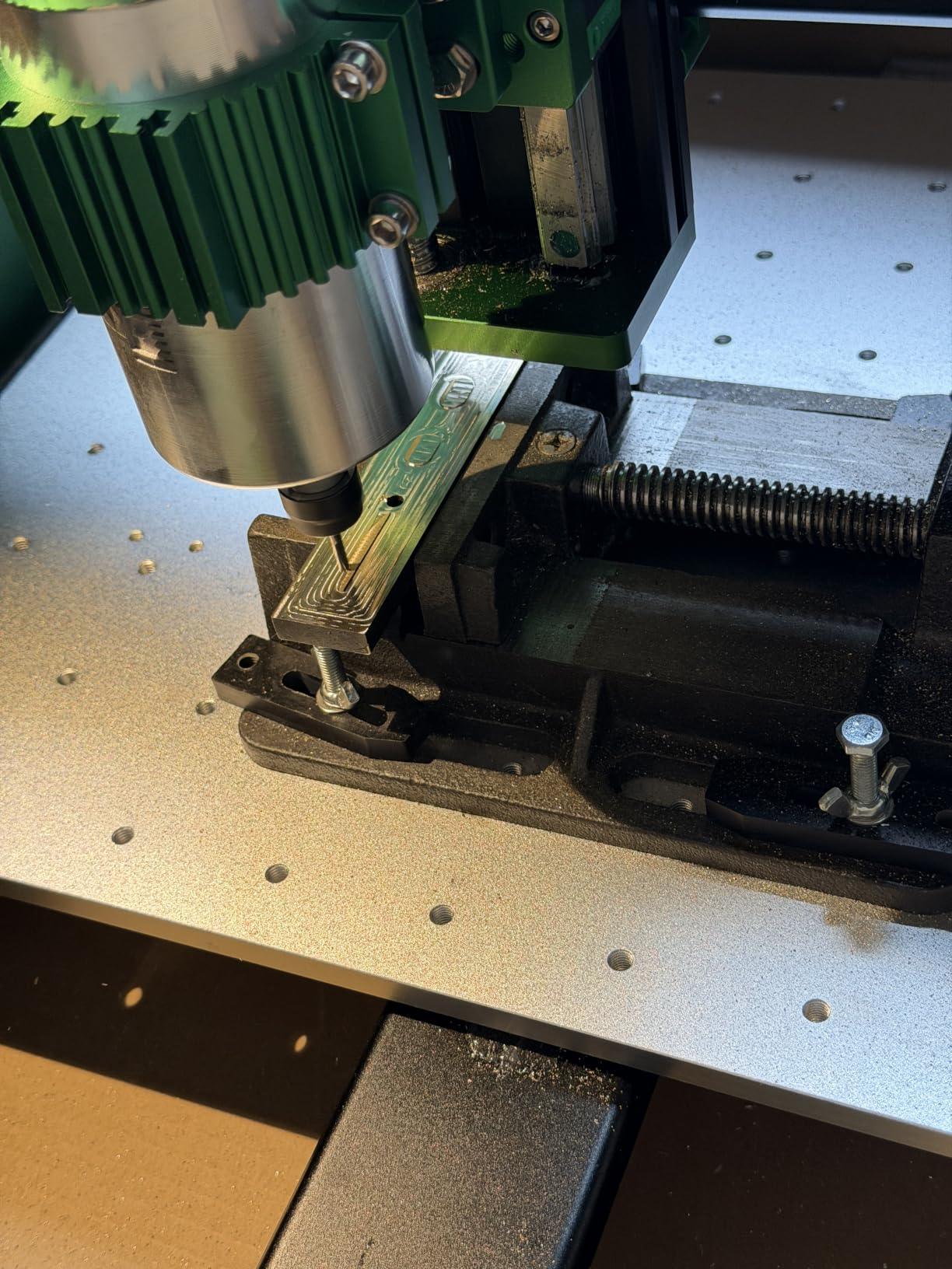 CNC Router Machine 4030-Evo Ultra 2, All-Metal XYZ Axis Dual Steel Linear Guides & Ball Screws with 800W Trim Router for Metal Aluminum Brass Wood Acrylic PCB customer photo 2