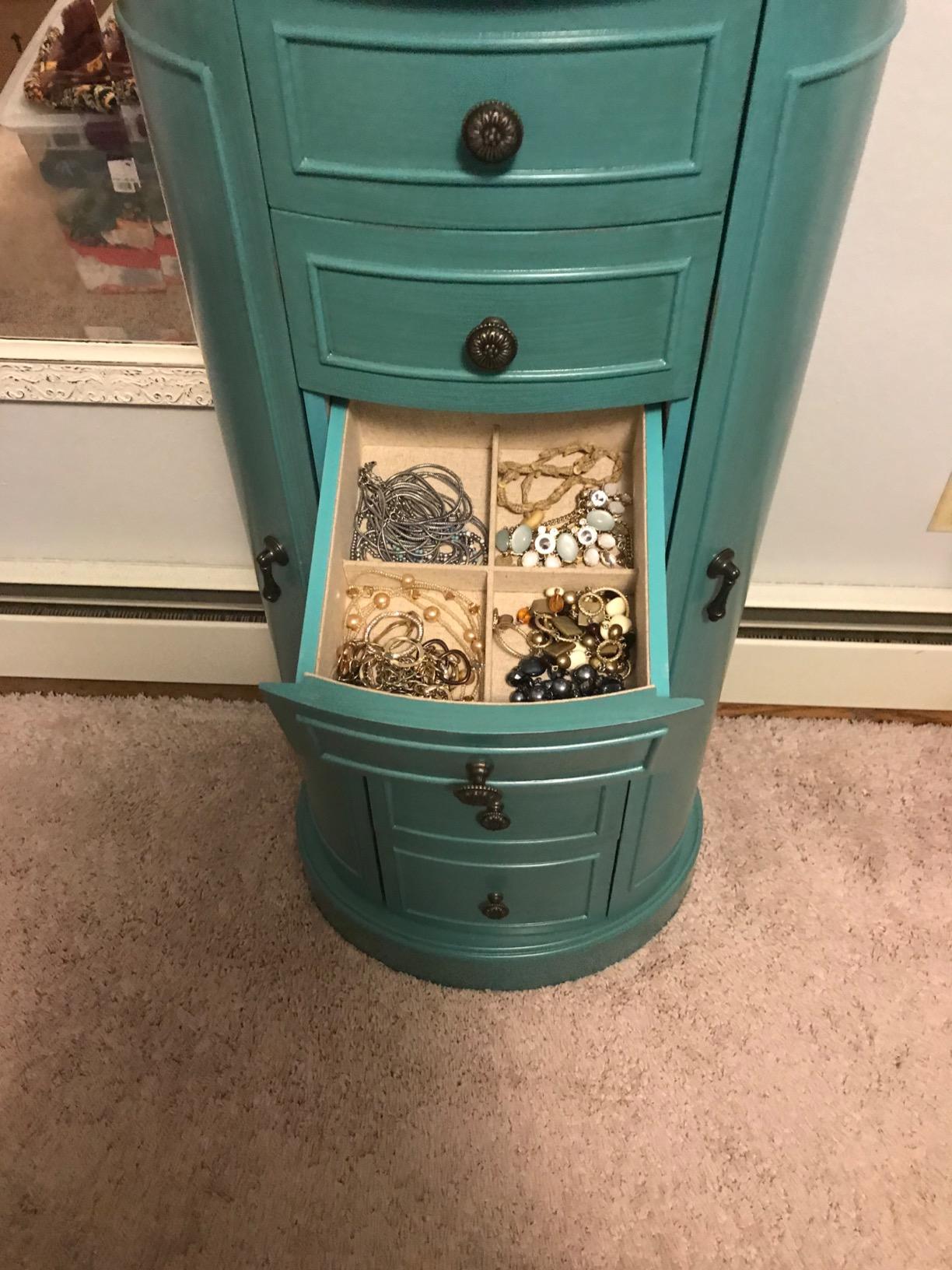 Hives and Honey Bailey Oval Standing Jewelry Armoire Cabinet, Jewelry Storage Organizer with Mirror Lid, Side Doors, 7 Drawers, Jewelry Chest, Jewelry Box for Necklaces, Earrings, Bracelets, Ivory customer photo 1