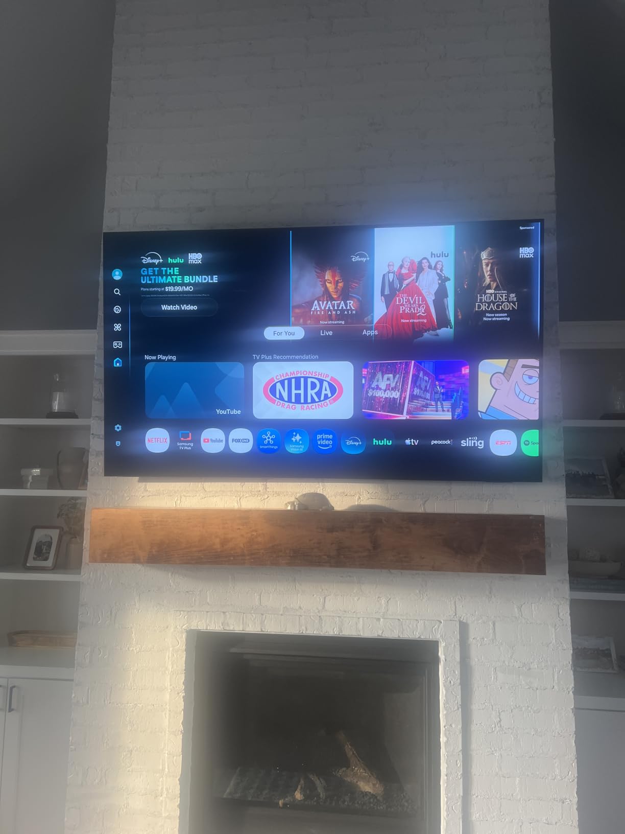 Samsung 77-Inch Class OLED 4K S85F Series, Vision AI Smart TV (2025 Model, 77S85F) Object Tracking Sound Lite w/Dolby Atmos, NQ4 AI Gen2 Processor, Contour Design, Color Booster Pro, Alexa Built-in customer photo 1
