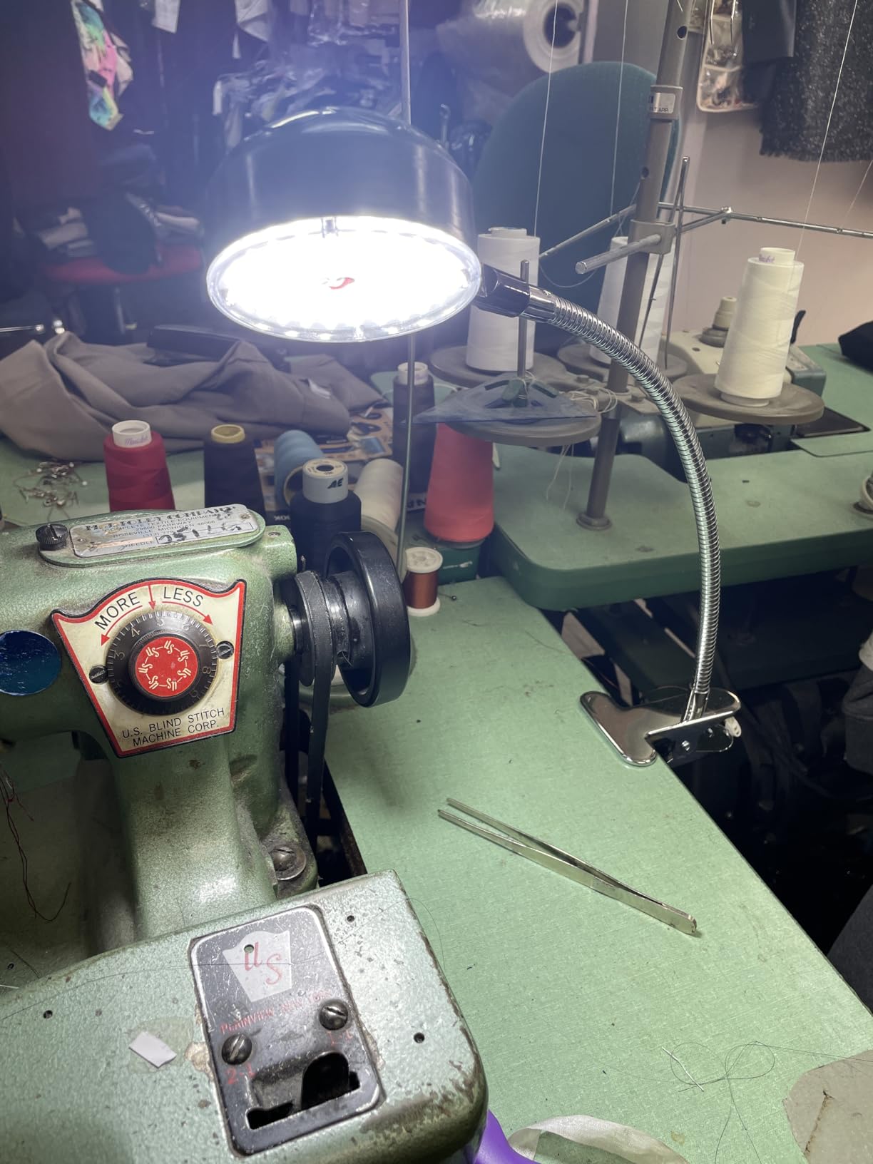 Clamp Light, LED Work Light with Flexible & Strong Clip for Workshop, Sewing, Lathe, Bandsaw, Workbench, Desk, Bright Small Area Task Lighting, 2000 Lumens, Silver customer photo 2