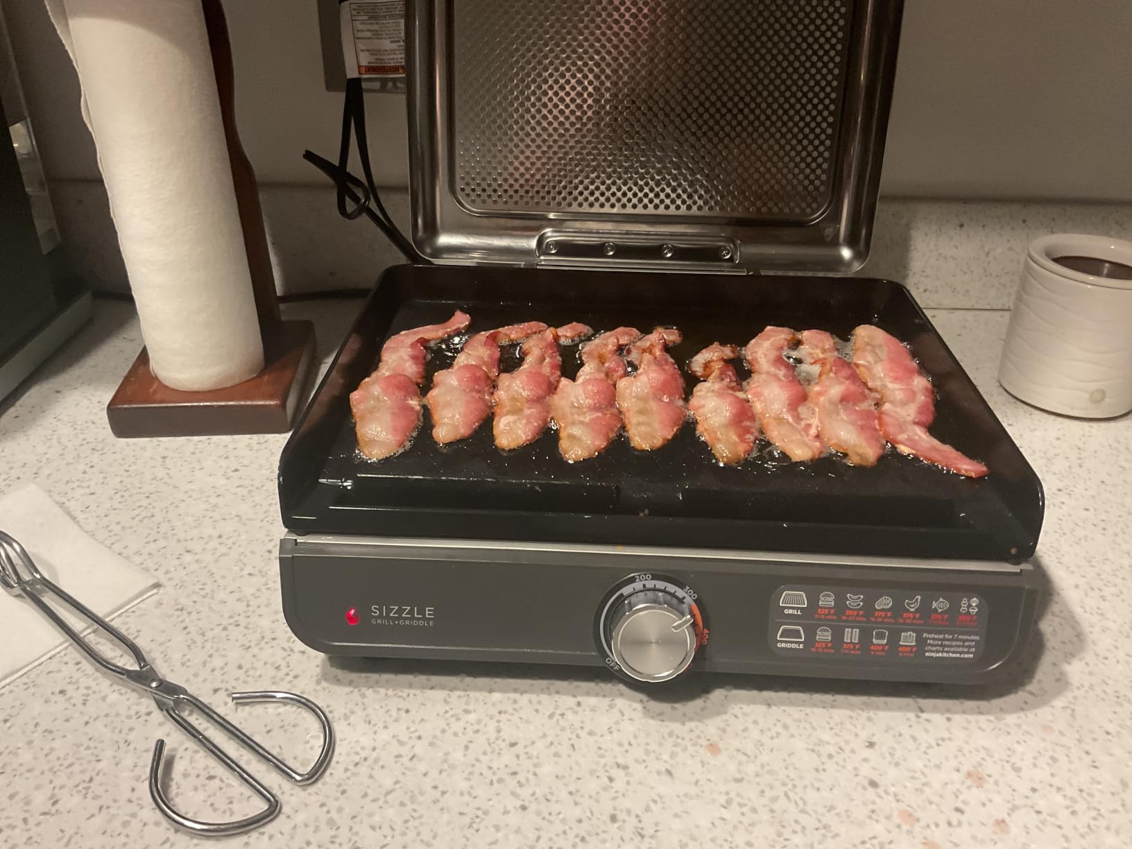 Ninja Sizzle Pro XL 20'' Indoor Griddle & Grill, Silver, GX101 | 40% larger cooking surface, ProTemp IQ edge-to-edge heat, ceramic nonstick plates, detachable ventilated lid, grease control customer photo 2