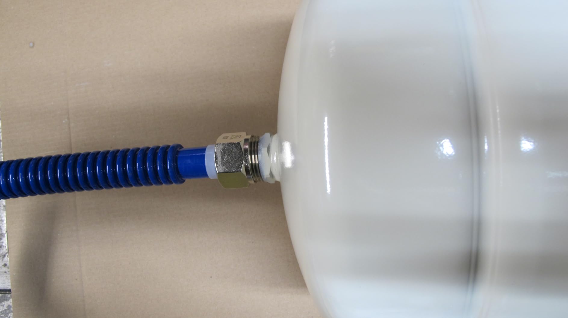 1PC EFIELD Water Heater Expansion Tank, 2.1 Gallon, 3/4 in MNPT Connection customer photo 1