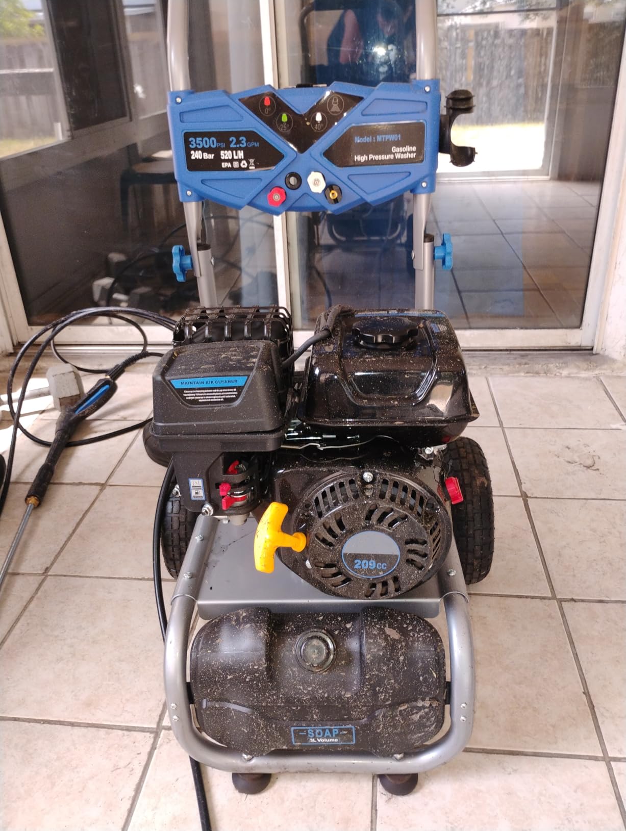 Gas Pressure Washer, 3500 PSI 2.3 GPM, 209cc Engine | Features axial aluminum pump, 25 ft hose, soap tank and 4 quick connect nozzles for outdoor cleaning tasks (Blue). customer photo 2
