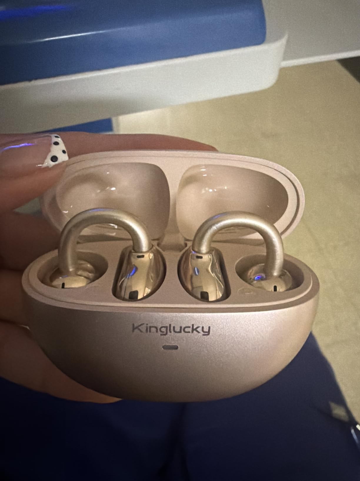 Kinglucky Upgraded Clip-On Earbuds, Open Ear Wireless Earbuds Bluetooth 6.0 customer photo 1