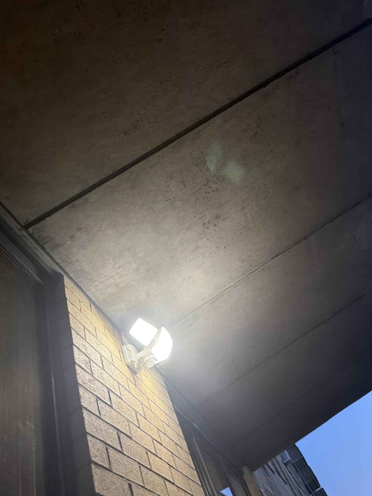 Philips 3600LM Solar Security Lights, 5000K Waterproof Dimmable LED Motion Sensor Outdoor Lights, 3 Adjustable Heads w/16ft Cable, Separate Solar Panel with 3 Modes Solar Flood Lights for Yard, Garage customer photo 2