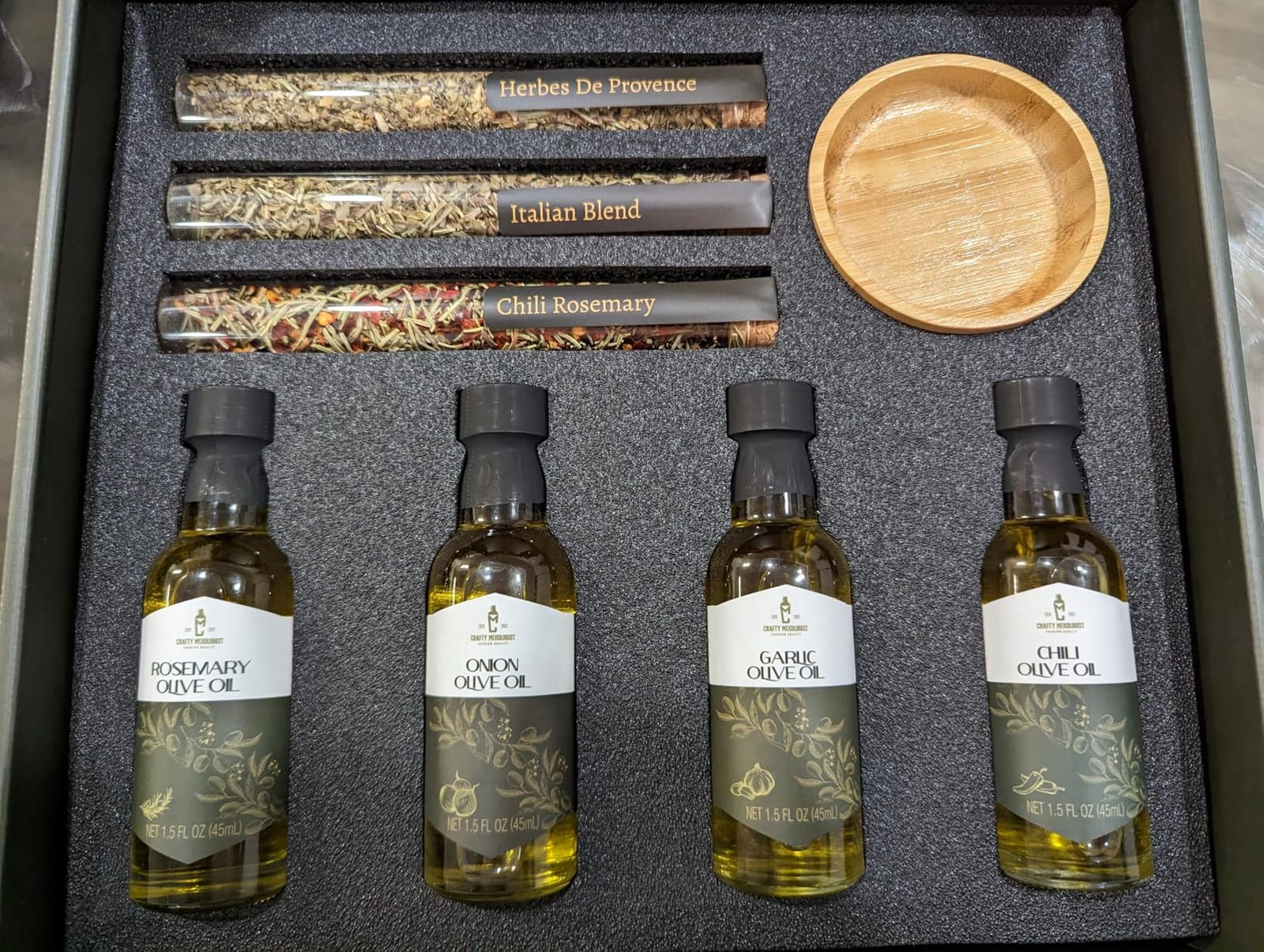 Infused Olive Oil Gift Set - Kitchen and Cooking Gifts for Women - Set of 8 | 4 Flavored Olive Oil Extra Virgin, 3 Spice Flavorful Infusion Blends, Bread Dipping Bowl & Recipe Booklet - Food Gift Sets customer photo 1