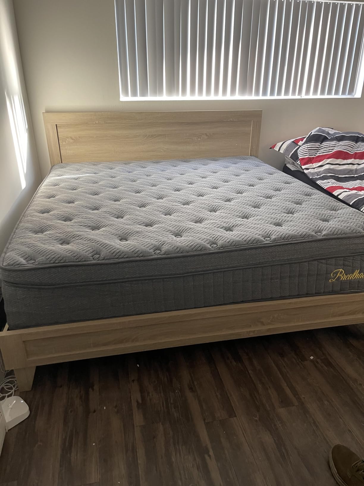 inight King Size Cooling Hybrid Mattress, 12 Inch Medium Firm, Pocket Coils | Undisturbed Couples Sleep. Pocket coils absorb motion and cooling foam releases heat so two sleepers rest cool all night customer photo 1