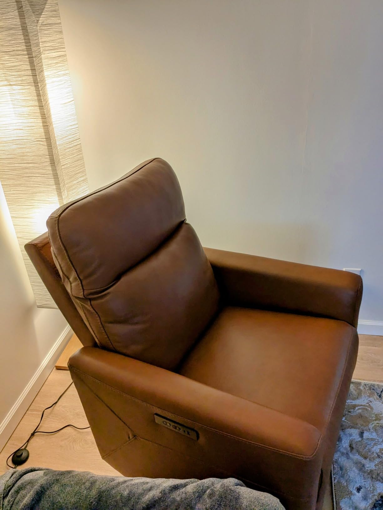 CHITA Fabric Wall Hugger Power Recliner Chair for Adults, Beige | Electric Recliner for Small Spaces with Adjustable Power Headrest, USB/Type-C Charging Ports, Ideal for Living Room & RV customer photo 2