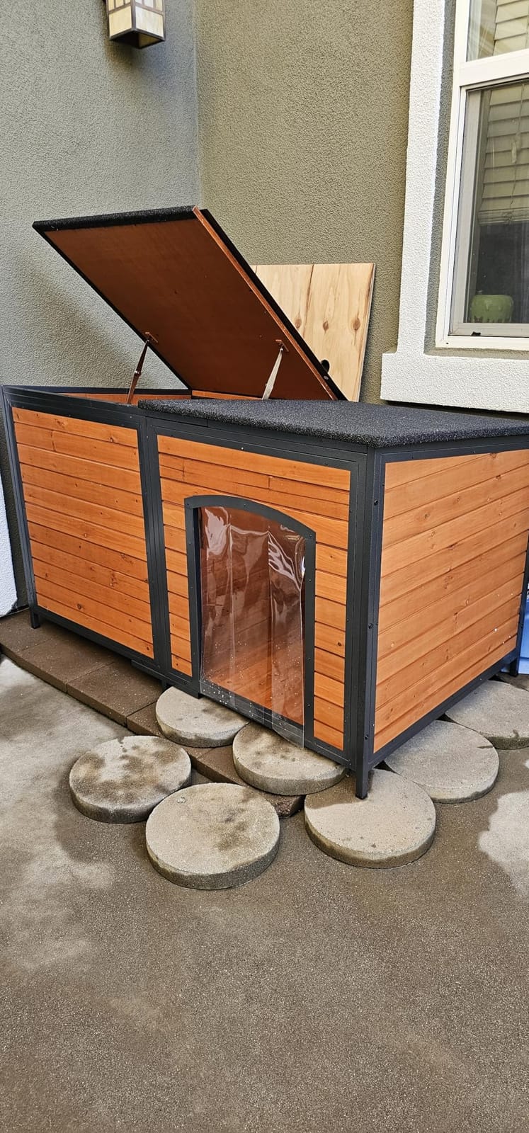 Insulated Outdoor Wooden Dog House, Weatherproof Chew Resistant Metal Frame | 6-Sided Sandwich Foam Insulation, 14.7