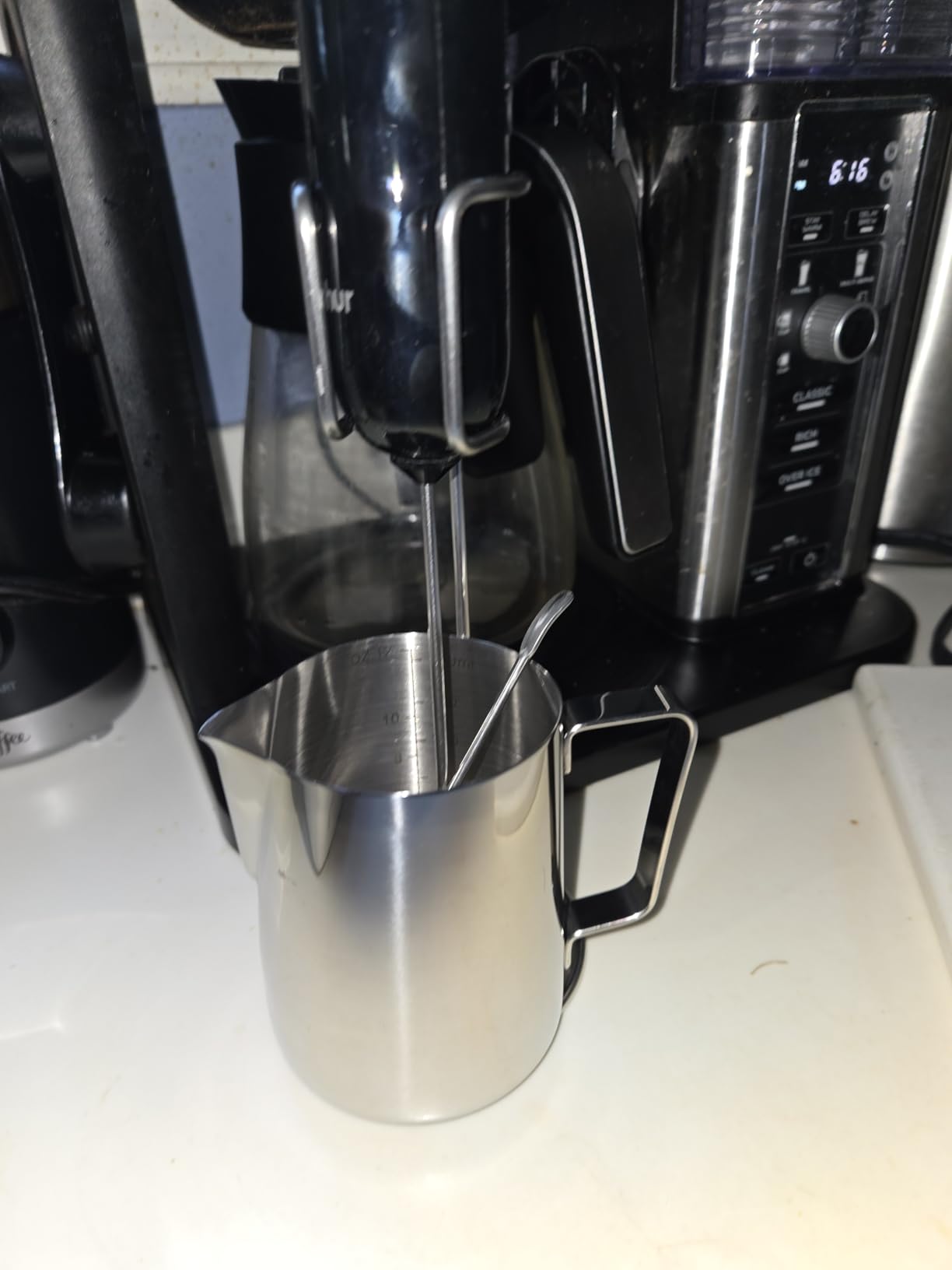 Milk Frothing Pitcher, 600ml (20oz) Milk Frother Cup Stainless Steel Jug Steaming Pitcher, Milk Coffee Cappuccino Latte Art Barista Steam Pitchers Milk Jug Cup with Decorating Pen customer photo 2