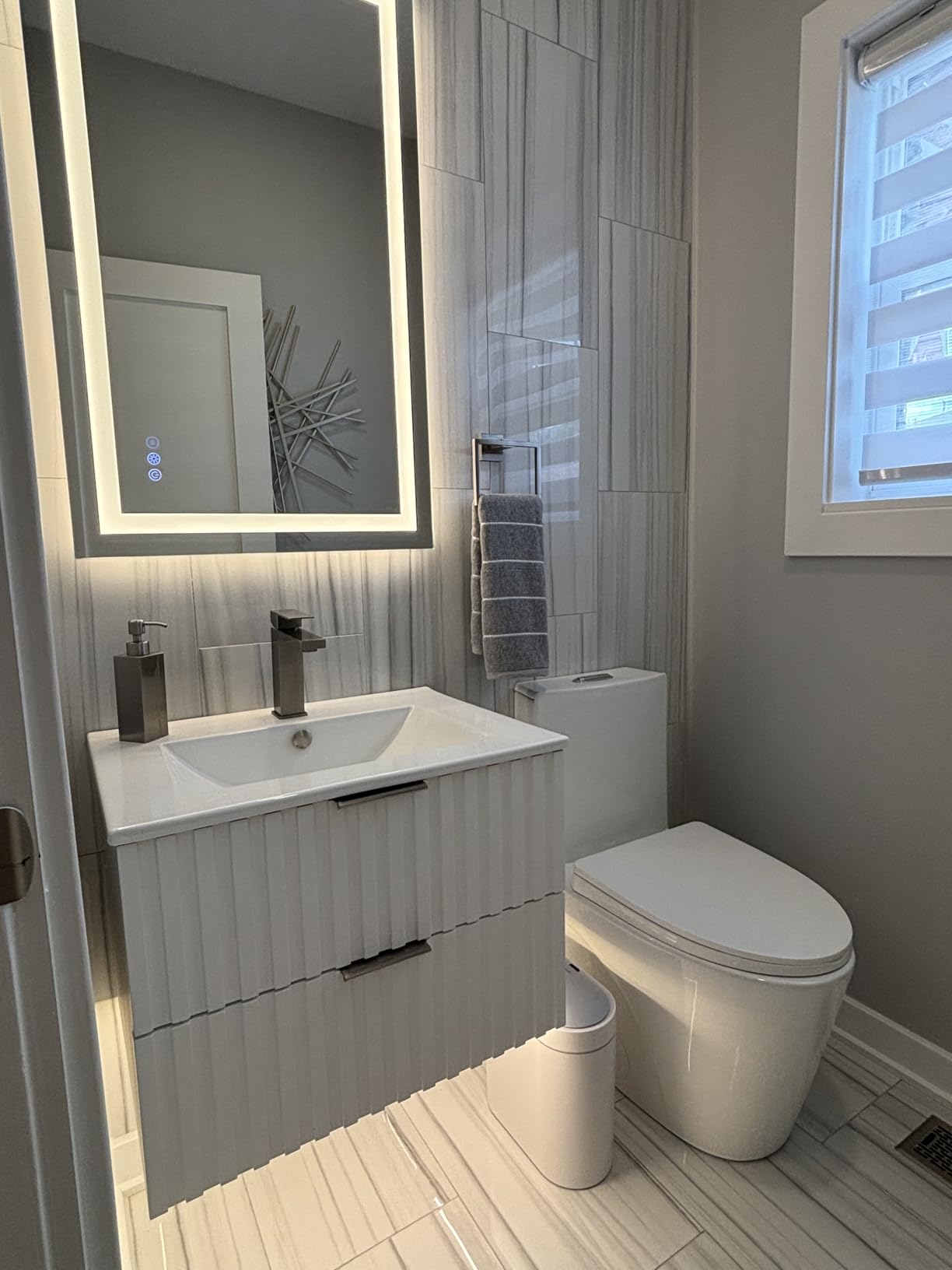 ONBRILL 36 Inch Bathroom Vanity with Ceramic Sink, Floating Green Vanity customer photo 1