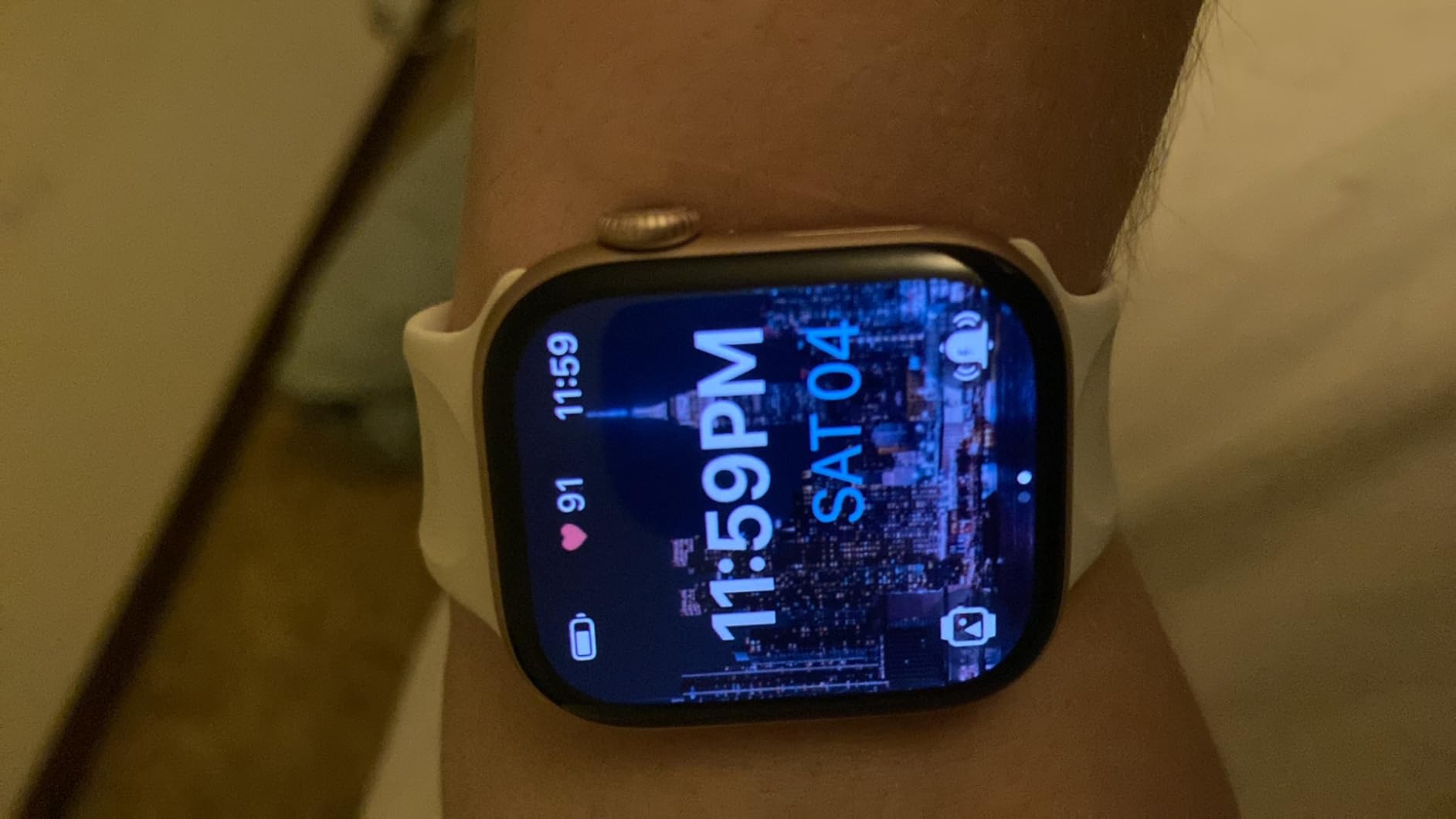 Apple Watch Series 11 [GPS 42mm] Smartwatch with Rose Gold Aluminum Case with Light Blush Sport Band - S/M. Sleep Score, Fitness Tracker, Health Monitoring, Always-On Display, Water Resistant customer photo 2