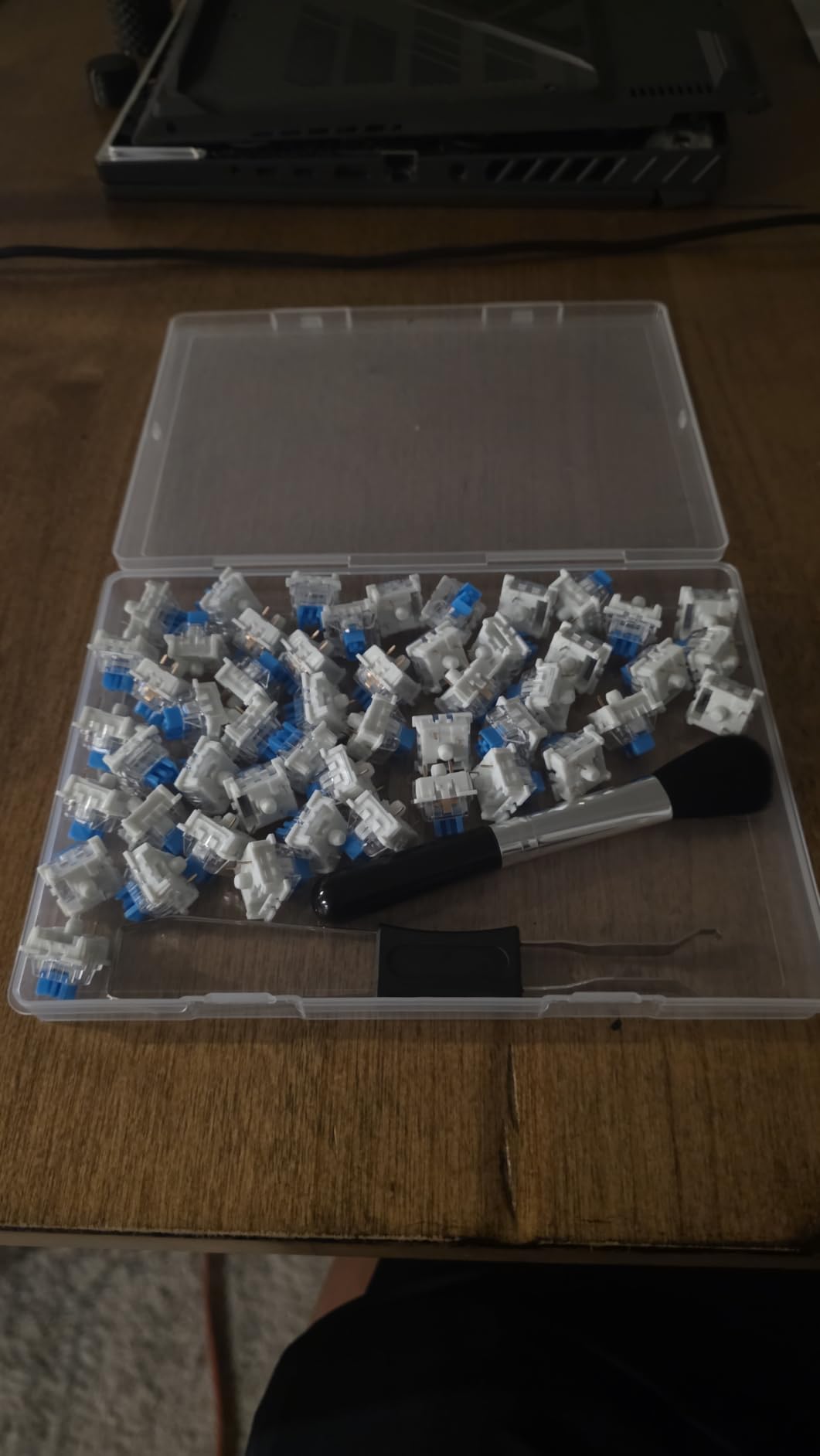 50 Pcs Blue Keyboard Switches, 3-Pin Clicky Tactile Mechanical Keyboard Switches, Complete DIY Replacement Kit with Switch Puller & Brush customer photo 1