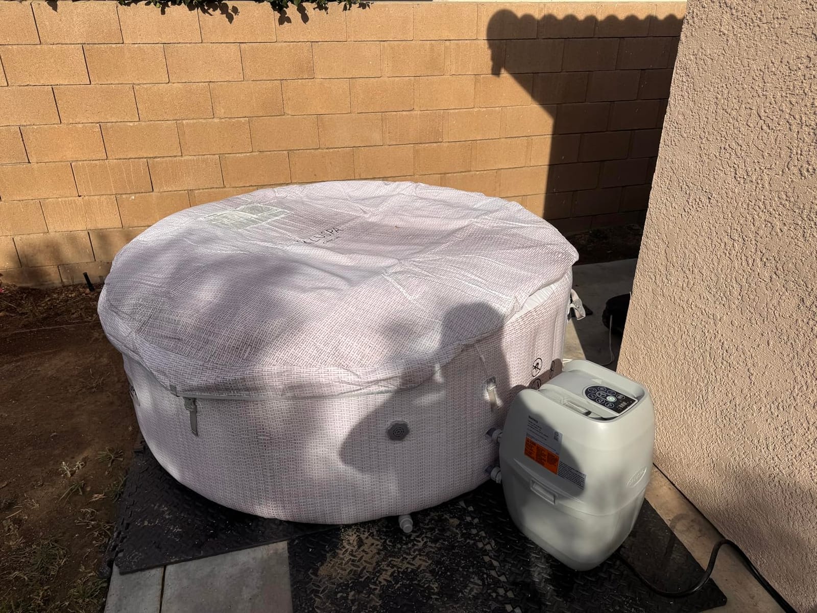 Bestway SaluSpa Cancun Energy-Efficient 2-4 Person Inflatable Hot Tub | AirJet Portable Outdoor Spa with Built-in Insulation, Freeze Shield Technology, 120 Bubble Jets, 71