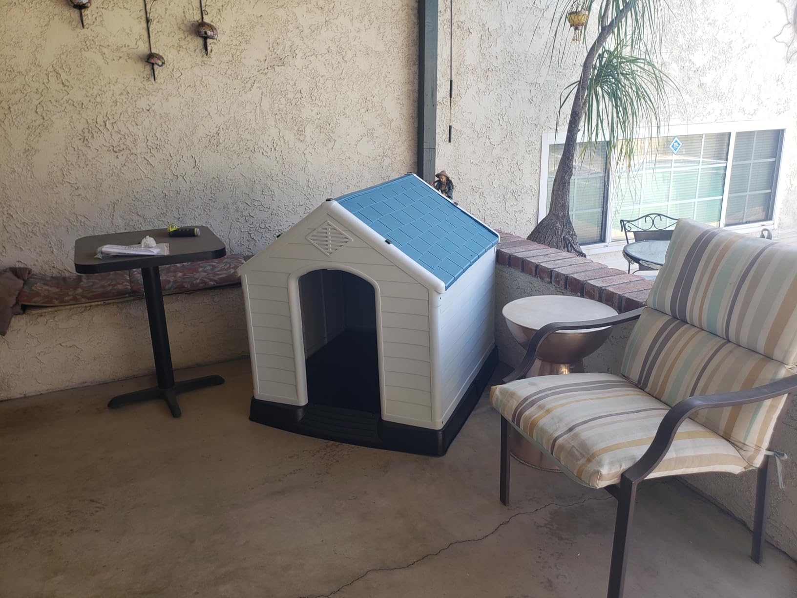 FDW 39-Inch Dog House Indoor Outdoor Durable Ventilate Waterproof Pet Plastic Dog House for Large Dogs Insulated Puppy Shelter Kennel Crate with Air Vents and Elevated Floor,Dark Black customer photo 1