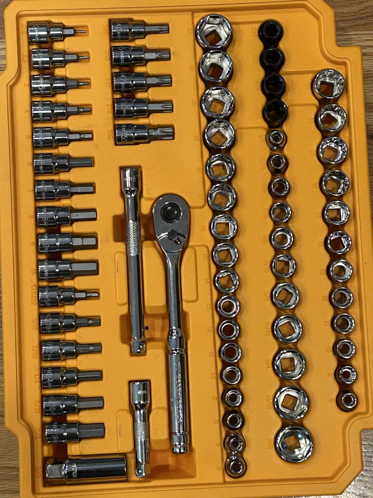 GEARWRENCH 232 Piece 72T 6 & 12 Pt SAE/mm Mechanics Tool Set | GW72LLCBMTS customer photo 1