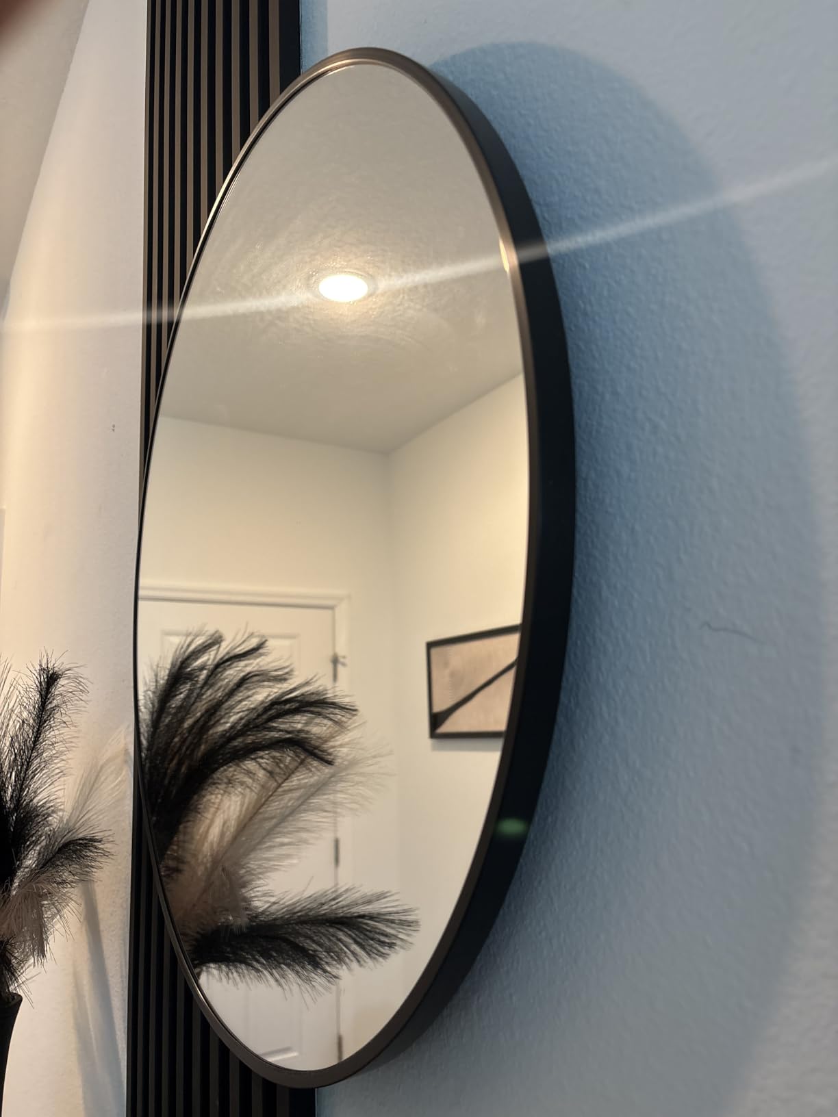 Sweetcrispy 24 Inch Round Wall Mirror, Bathroom Mirror for Over Sink | Tempered Glass, Anti-Fog & Waterproof Round Mirrors for Bathroom, Entryway, Bedroom, Shatterproof Design, Black customer photo 1