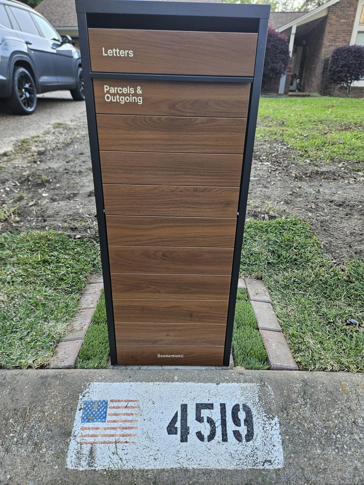 Cali USPS Compatible Mailbox, Classic Black/Walnut Package Mailbox, Anti-Theft Locking Parcel Drop Box for Porch Or Curbside, Large Mailbox for Packages, Weather-Sealed Powder Coated Steel customer photo 1