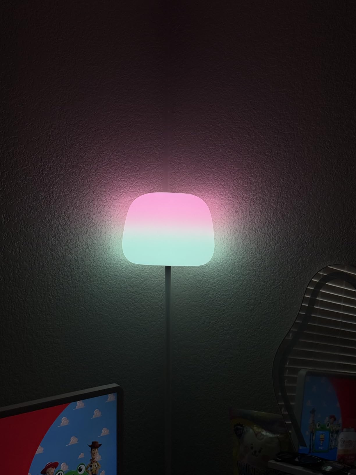Govee Lantern Floor Lamp, Halo Gradient RGBIC Smart Corner Lamp for Bedroom | Luminblend+, 1000K-10000K, Matter Compatible, 100+ Scene Modes, Music Sync, 1400lm, Modern Floor Lamps for Living Room, White customer photo 1