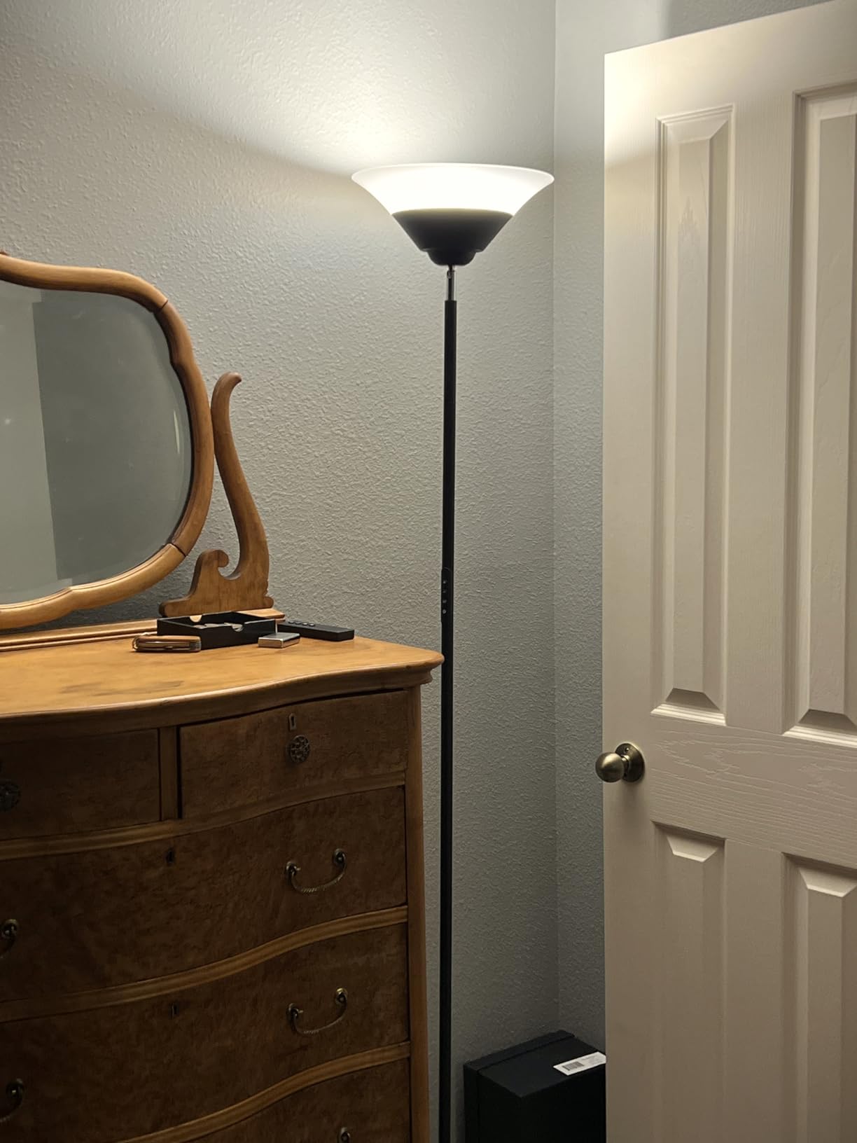 SIBRILLE Torchiere Floor Lamp, 72 Inch 30W LED Standing Lamp, 1800LM, Stepless Dimmable, 3000K-6500K, Remote and Button Control, Modern Pole Light for Living Room Bedroom Office, Black customer photo 2