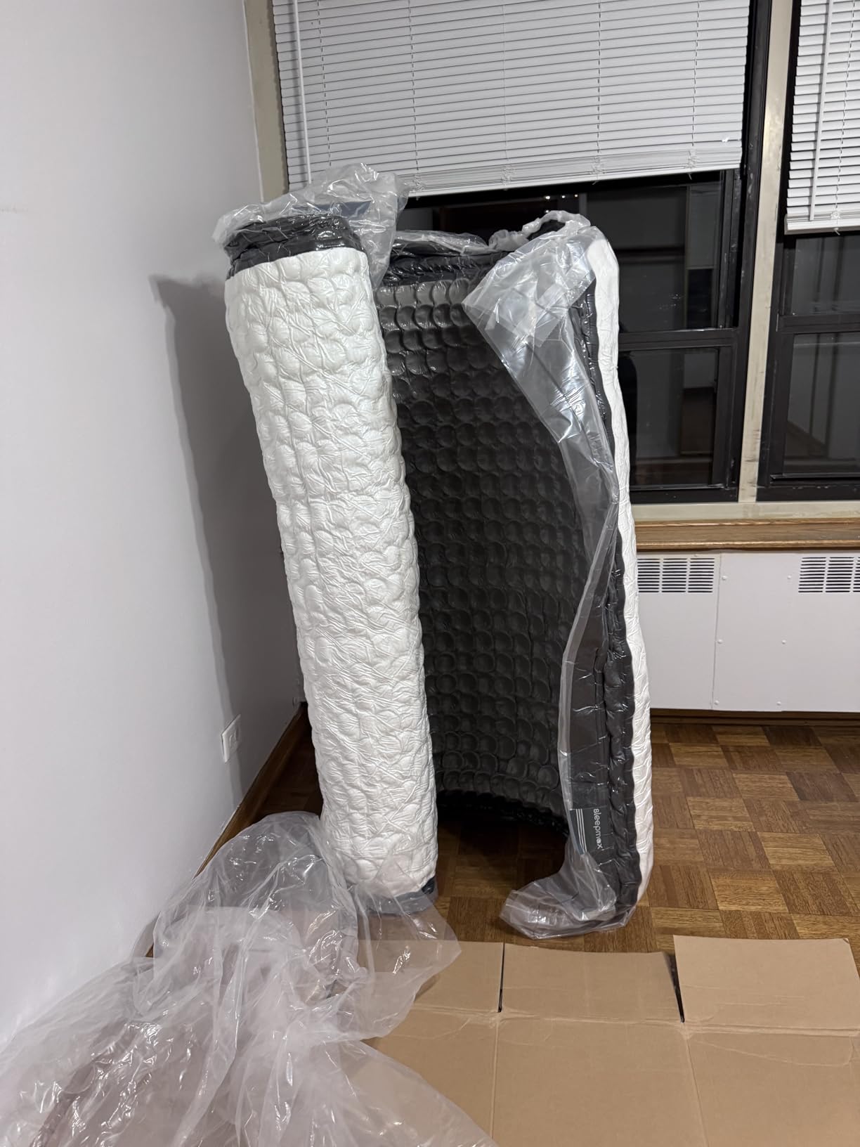 Sleepmax Queen Mattress 14 Inch, Cooling Pain Relief Hybrid Mattresses customer photo 2
