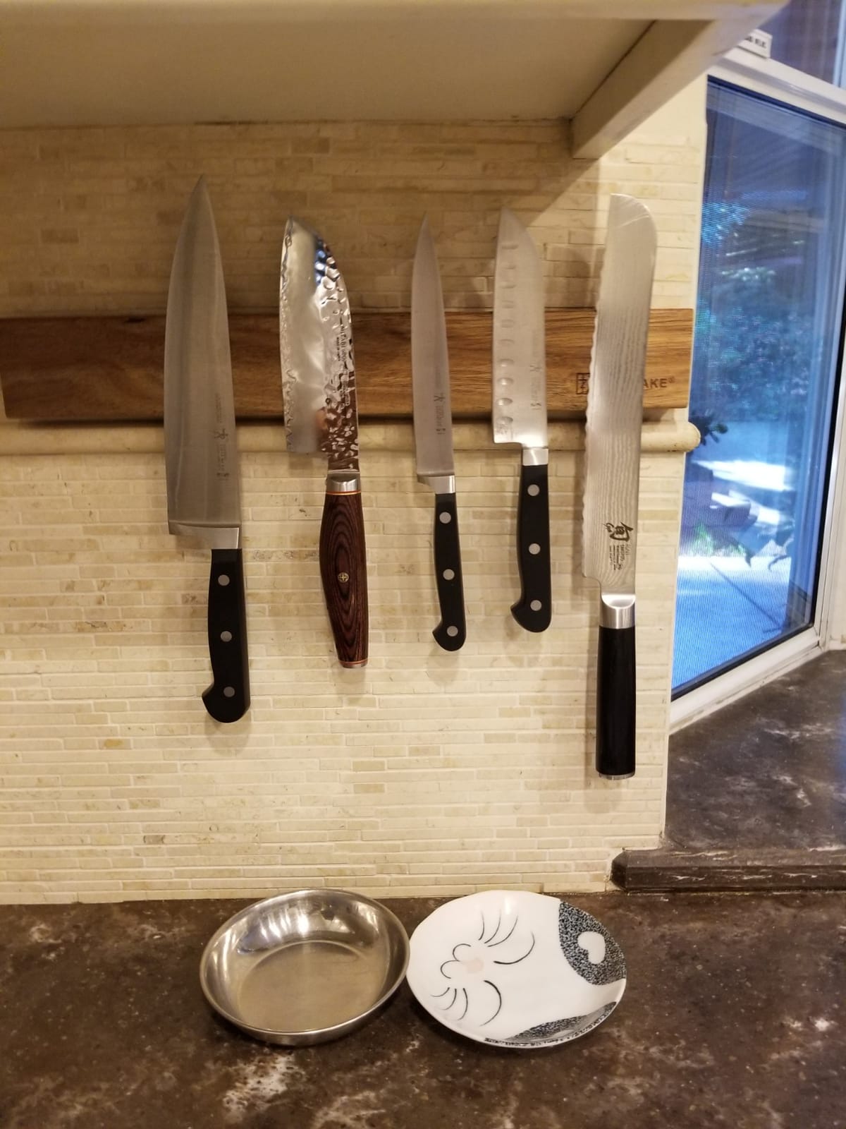 KEEMAKE Magnetic Kitchen Knife Block Holder with Acrylic Shield | Thickened Wood Kitchen Knife Holder Stand without Knives, Double Side Magnets Knife Storage Organizer for Kitchen Counter Top customer photo 1