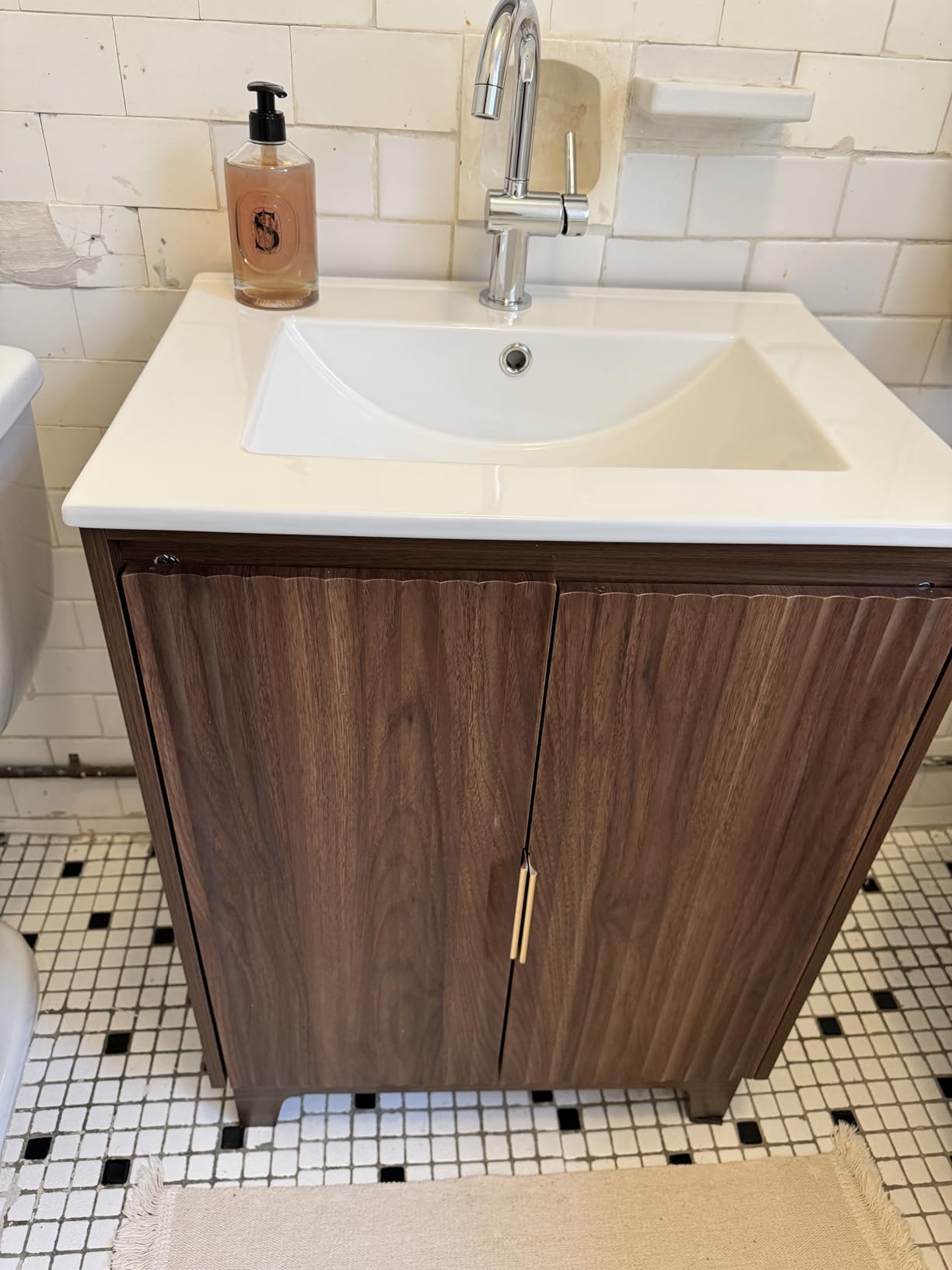VINGLI 48 Inch Bathroom Vanity with Sink, White Freestanding Bathroom Sink Cabinet with 3-Hole Ceramic Basin, 2 Doors & 8 Drawers, MDF Vanity Sink Combo with U-Shaped Shelf for Bathroom Storage customer photo 1