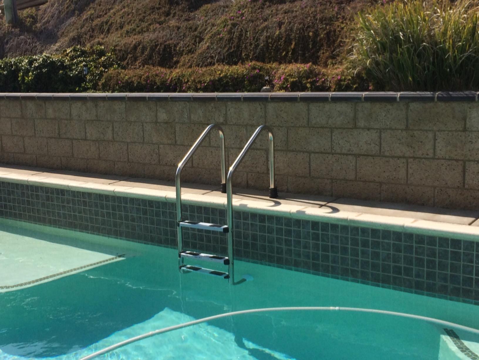 Goplus Swimming Pool Ladder, 3-Step/4-Step In-Ground Stainless Steel Step for Indoor/Outdoor Pool, Heavy Duty Non-Slip Ladder, Easy Assembly customer photo 1
