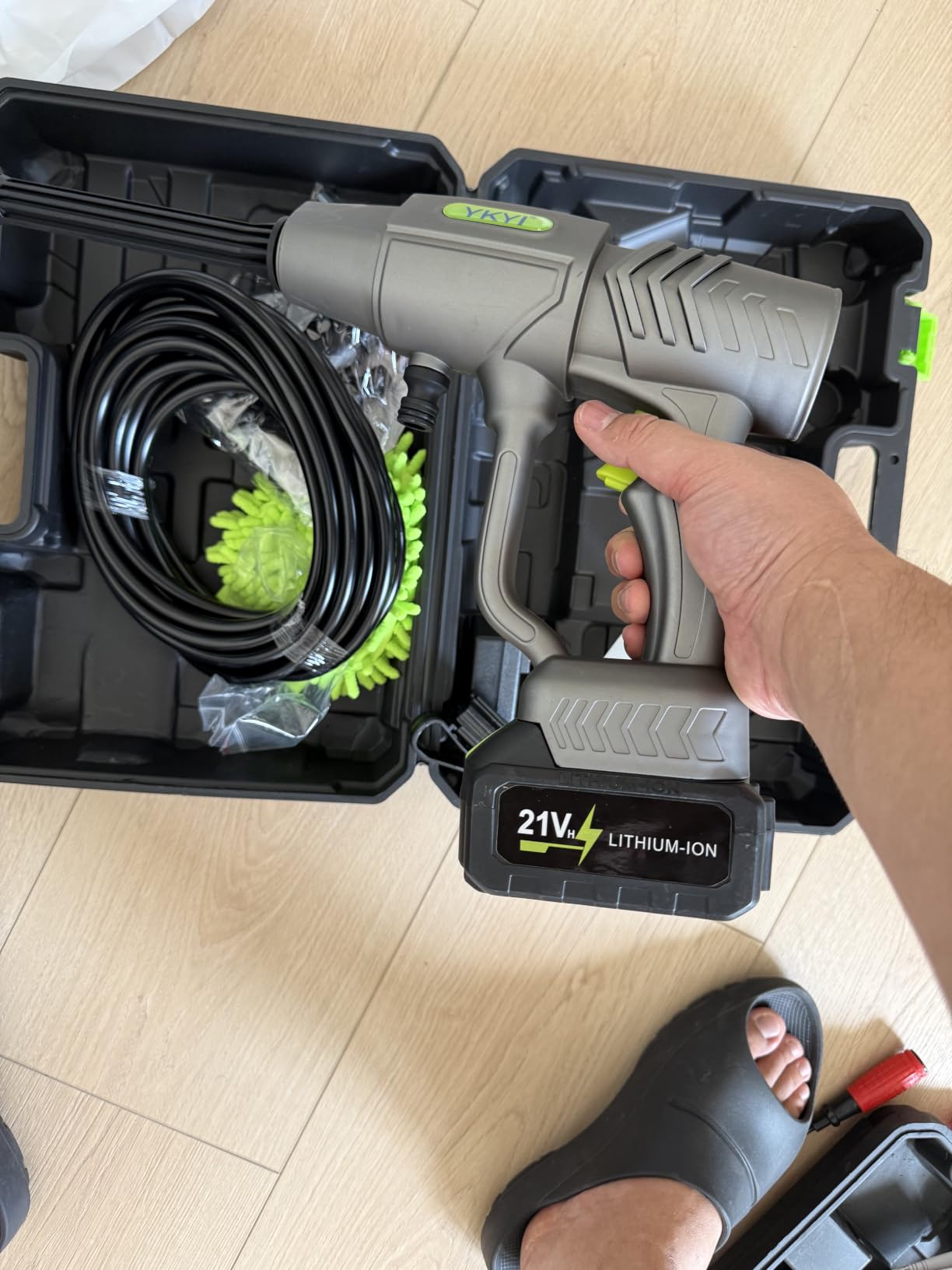 YKYI Cordless Pressure Washer, 1200 PSI Portable Handheld Power Washer | 30 Pressure Levels, Brushless Motor, 4000mAh Battery, 24FT Hose & 6-in-1 Nozzle for Car Wash, Driveway, Garden, Patio & Fence customer photo 1